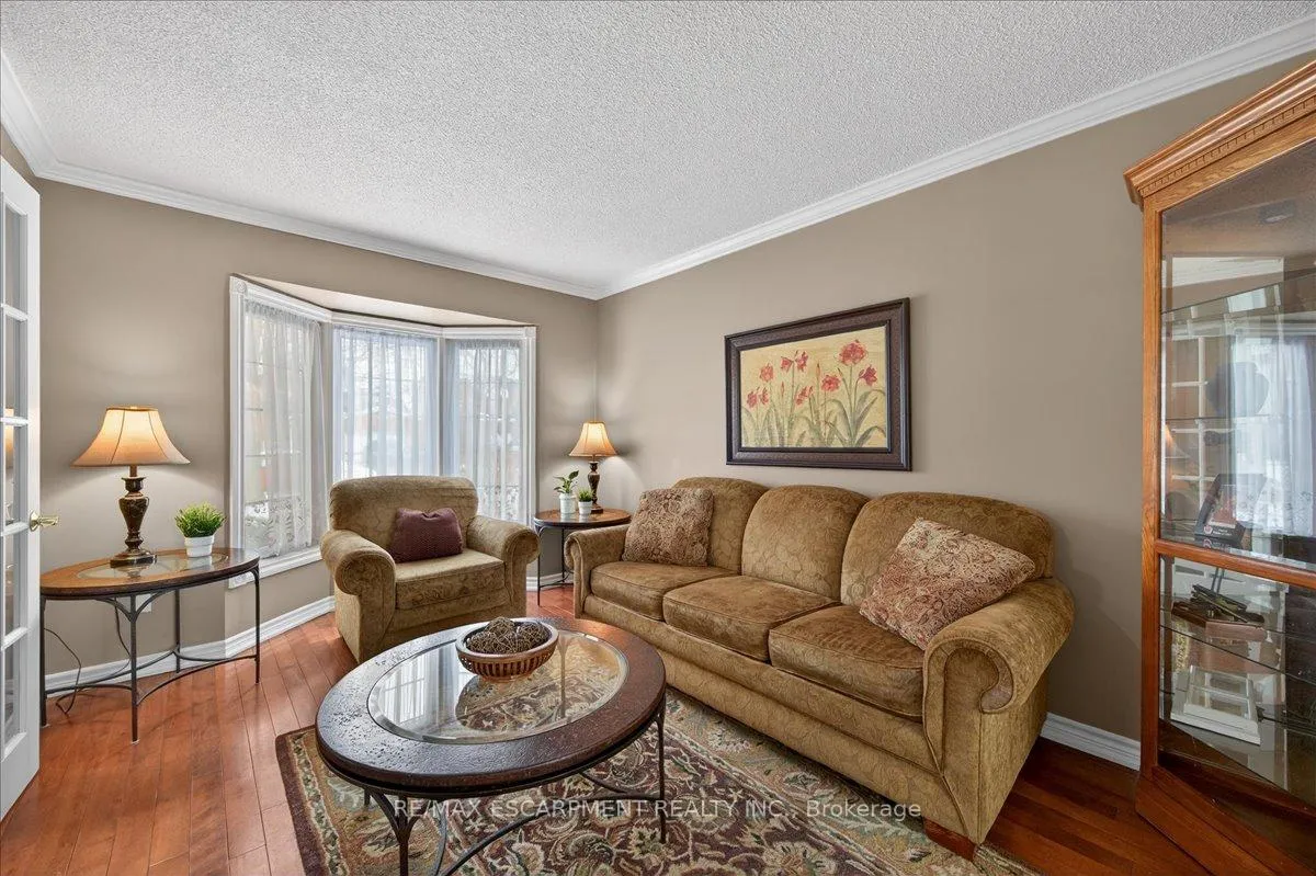 Photo 14 of 71 Royaledge Way, Hamilton, Waterdown — HOMEH