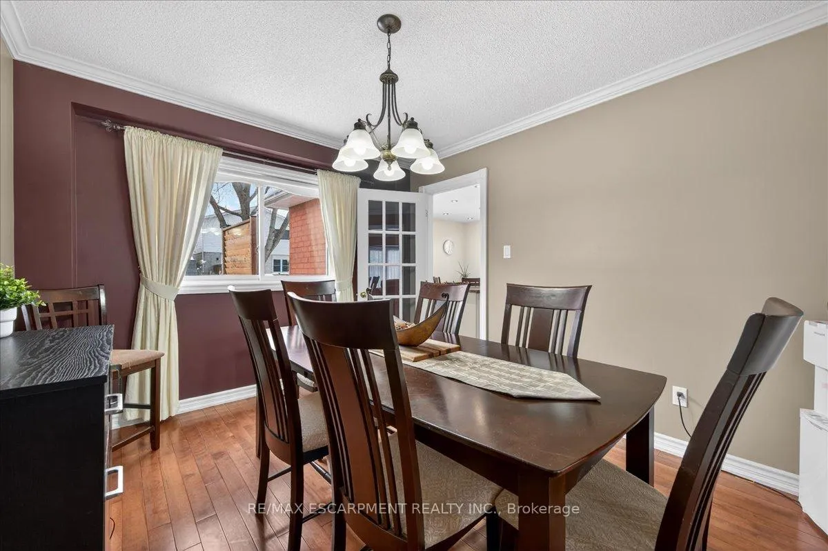 Photo 16 of 71 Royaledge Way, Hamilton, Waterdown — HOMEH