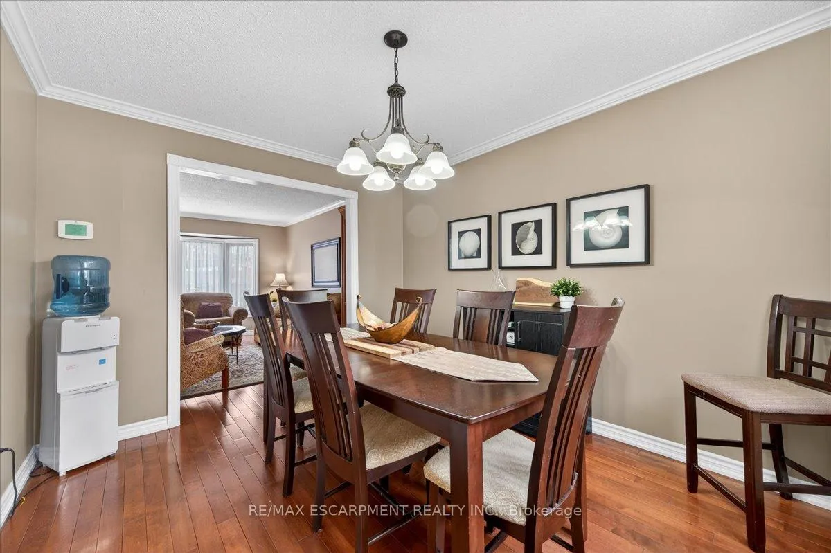 Photo 17 of 71 Royaledge Way, Hamilton, Waterdown — HOMEH