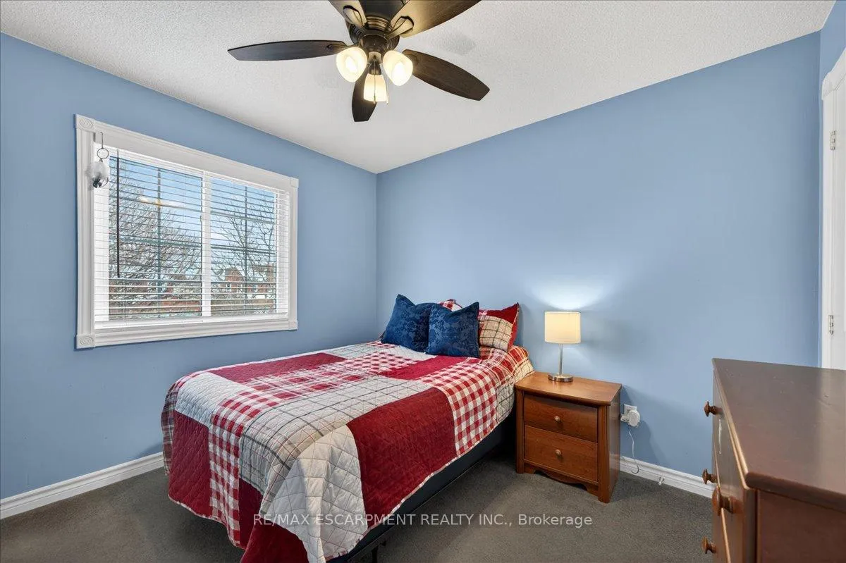 Photo 29 of 71 Royaledge Way, Hamilton, Waterdown — HOMEH