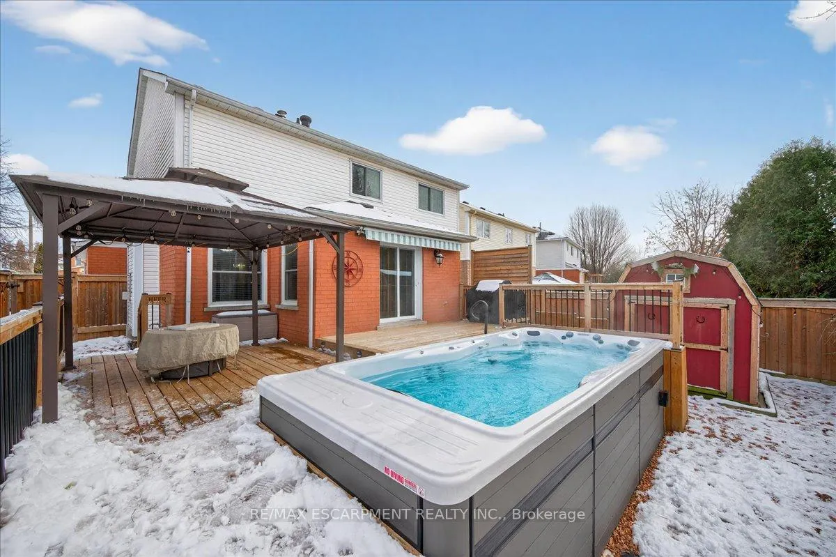 Photo 36 of 71 Royaledge Way, Hamilton, Waterdown — HOMEH