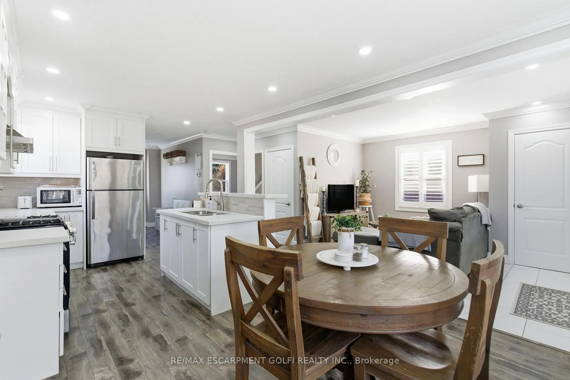 Photo 5 of 89 Erin Avenue, Hamilton, Rosedale — HOMEH