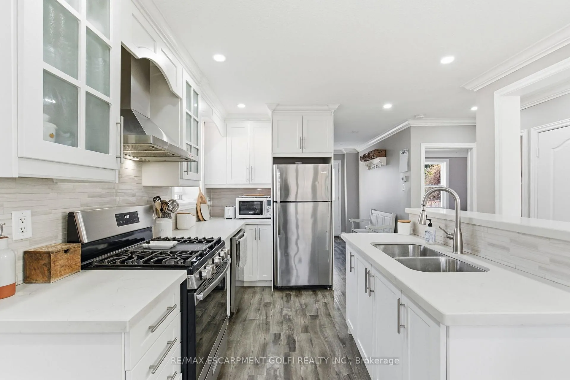Photo 8 of 89 Erin Avenue, Hamilton, Rosedale — HOMEH