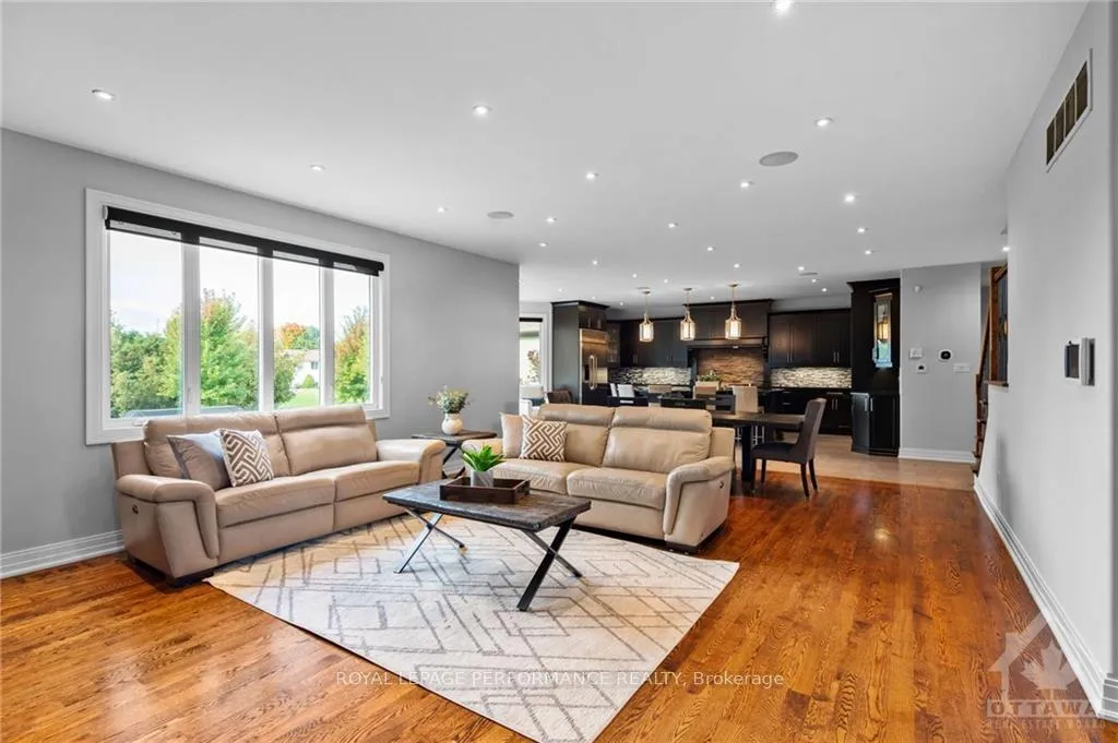 Photo 3 of 8312 Lourdes Way, Ottawa, Metcalfe — HOMEH