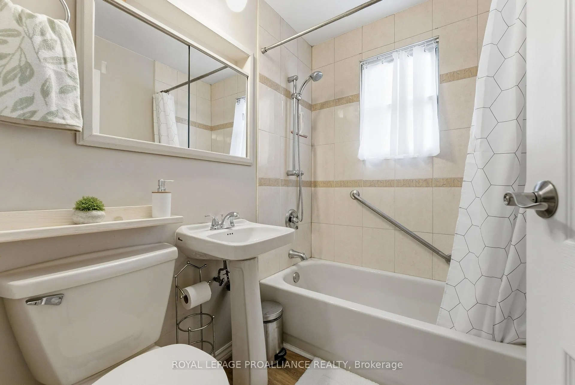 Photo 14 of 23 Guelph Street, Quinte West, Trenton Ward — HOMEH