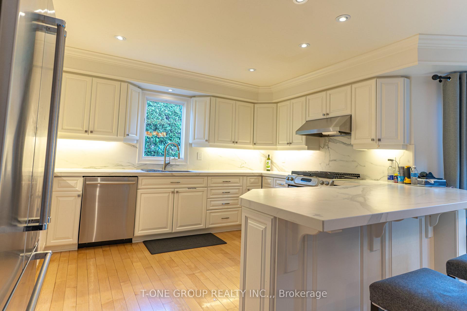 Photo 6 of 43 Trillium Drive, Aurora, Aurora Highlands — HOMEH