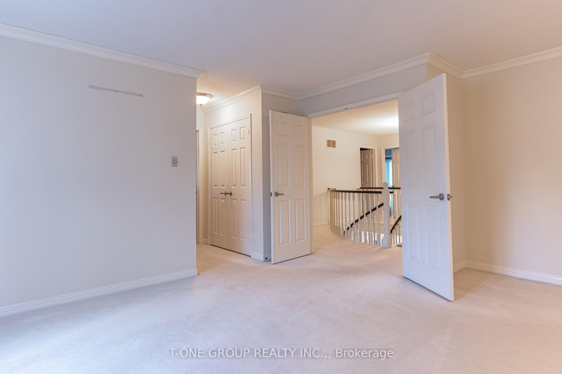 Photo 11 of 43 Trillium Drive, Aurora, Aurora Highlands — HOMEH