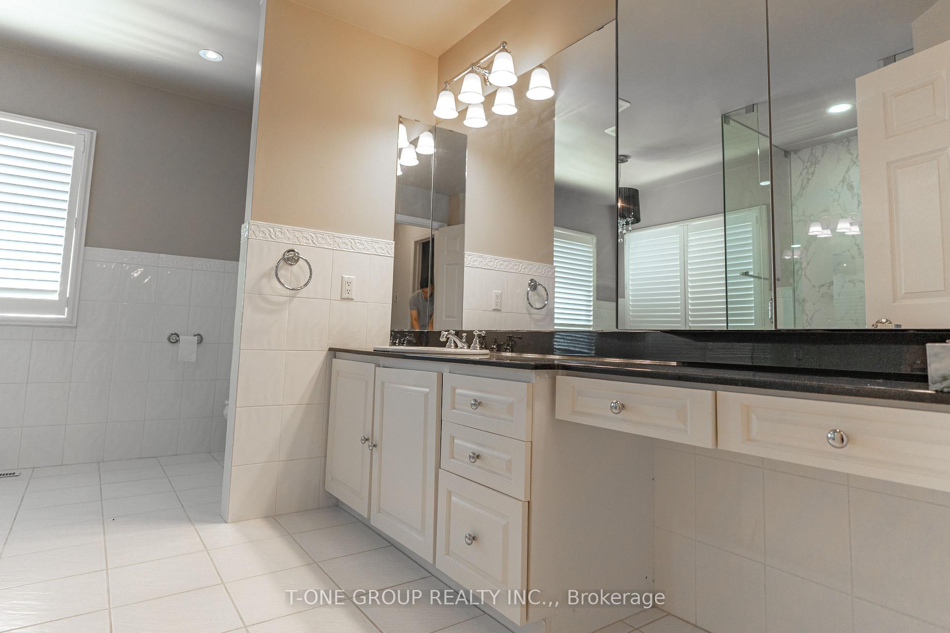 Photo 13 of 43 Trillium Drive, Aurora, Aurora Highlands — HOMEH