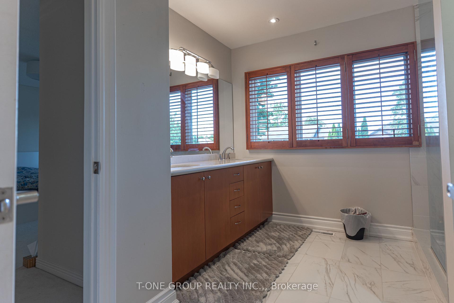 Photo 14 of 43 Trillium Drive, Aurora, Aurora Highlands — HOMEH