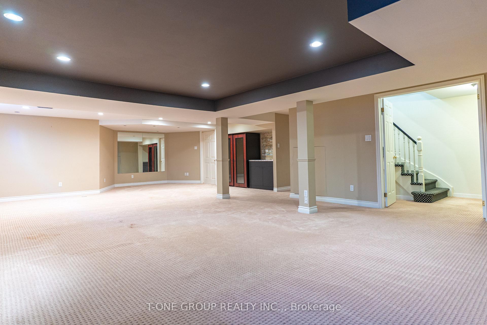 Photo 19 of 43 Trillium Drive, Aurora, Aurora Highlands — HOMEH
