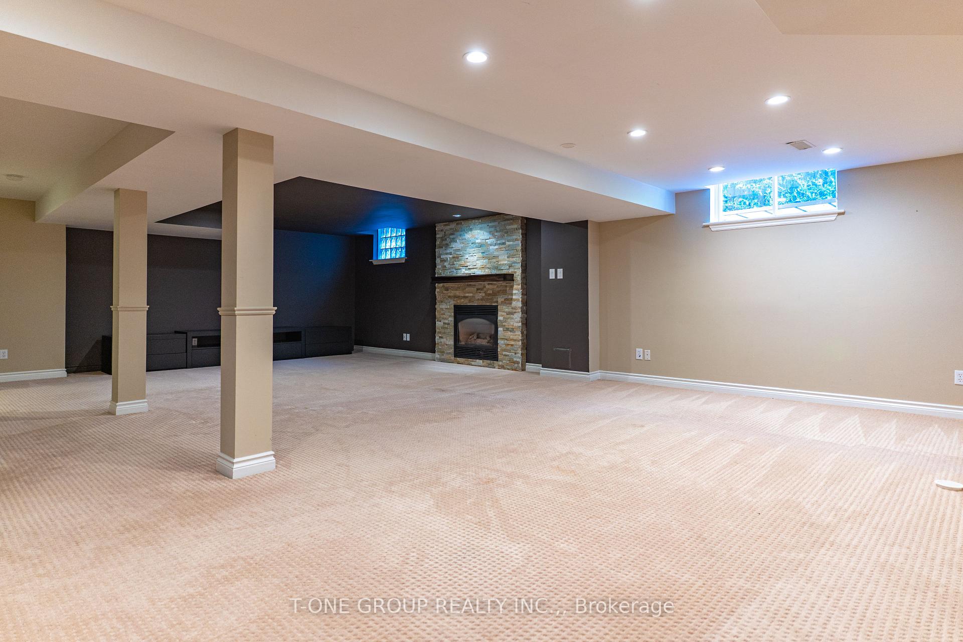 Photo 20 of 43 Trillium Drive, Aurora, Aurora Highlands — HOMEH