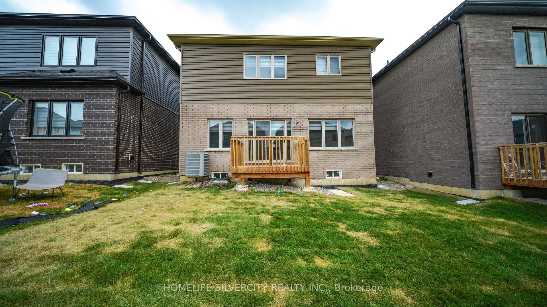 Photo 23 of 56 George Brier Drive E, Brant, Paris — HOMEH
