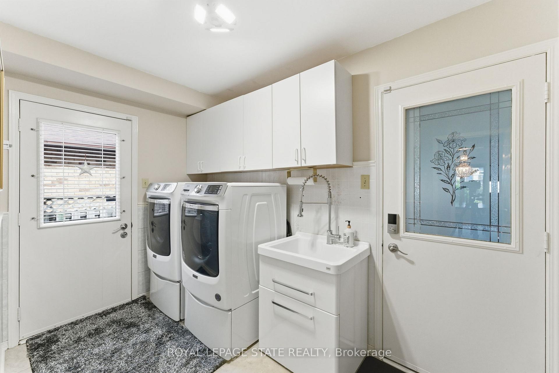 Photo 9 of 20 Vega Crescent, Hamilton, Stoney Creek — HOMEH