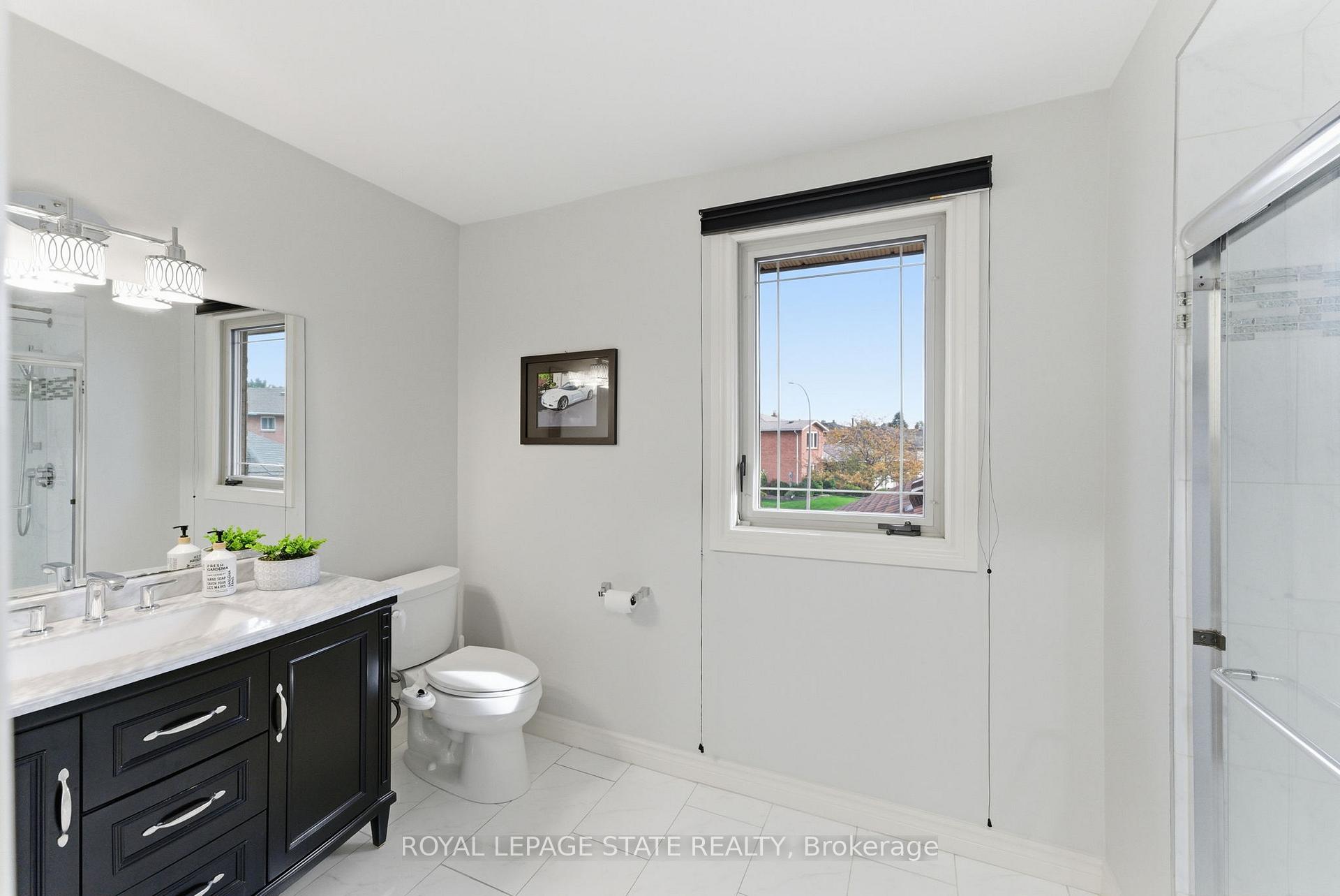Photo 11 of 20 Vega Crescent, Hamilton, Stoney Creek — HOMEH