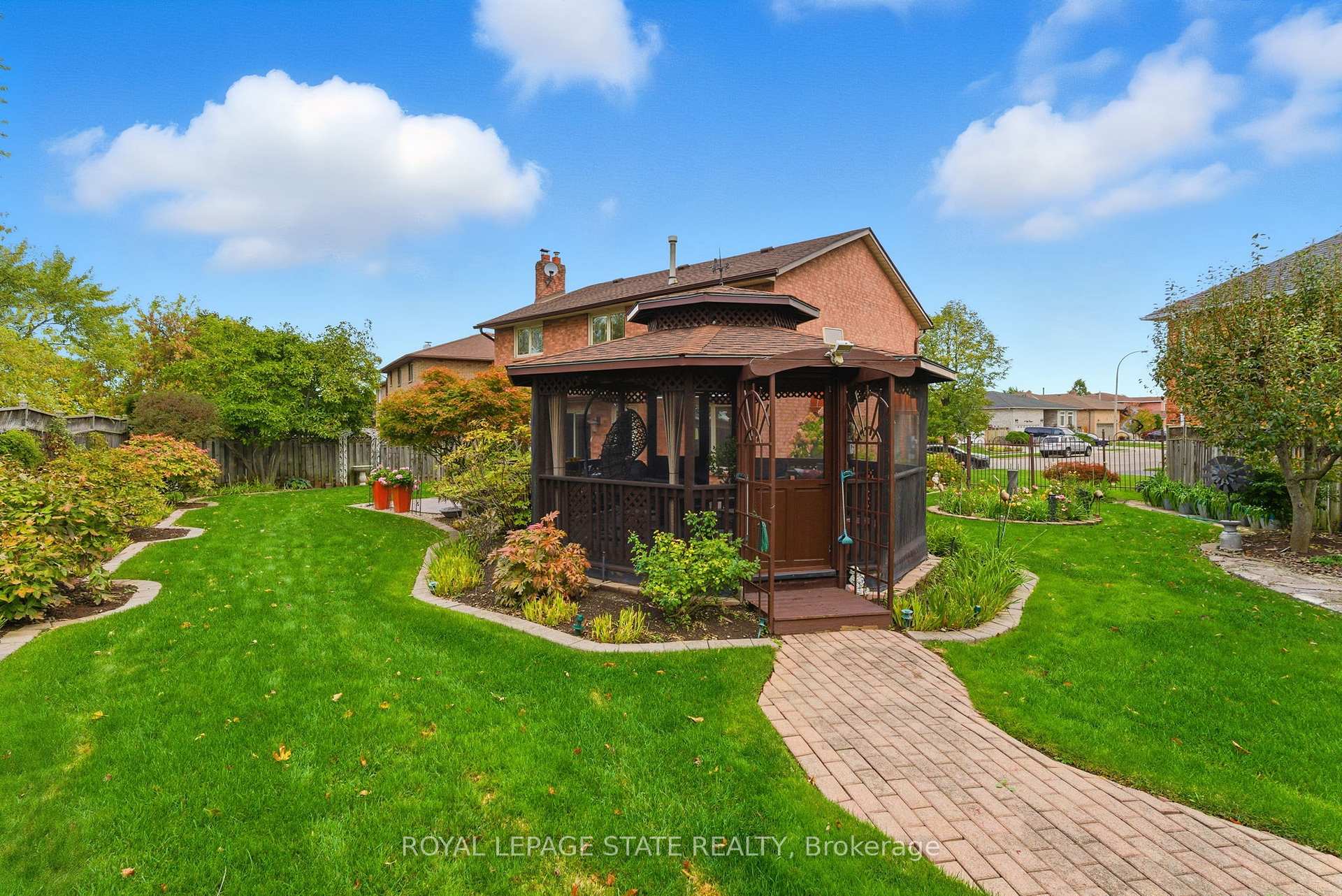 Photo 25 of 20 Vega Crescent, Hamilton, Stoney Creek — HOMEH