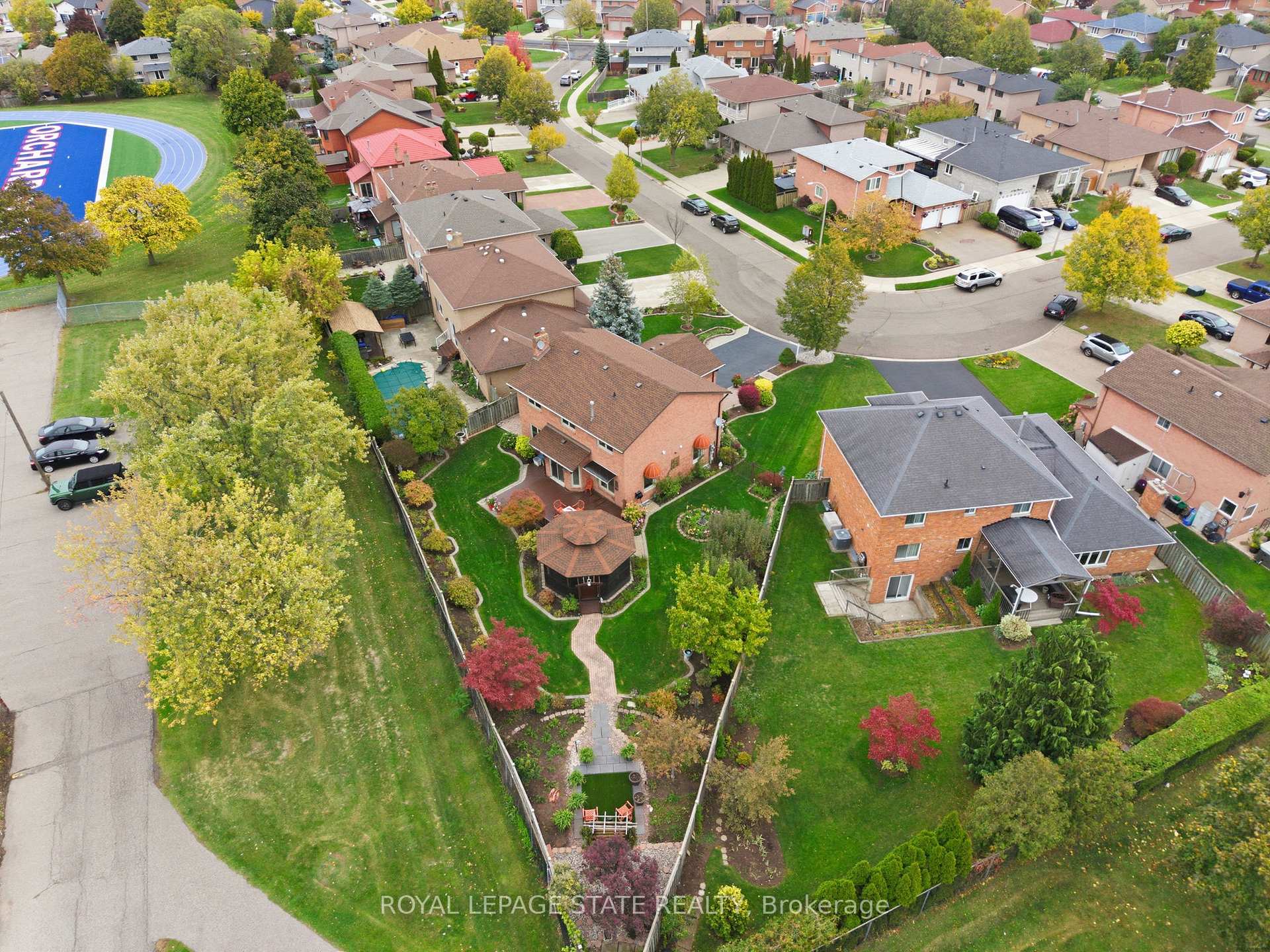 Photo 30 of 20 Vega Crescent, Hamilton, Stoney Creek — HOMEH