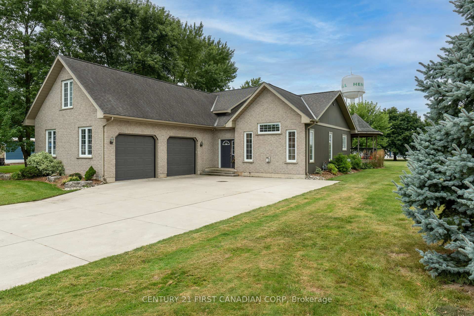 Photo 3 of 66 Lorne Avenue, Bluewater, Hensall — HOMEH