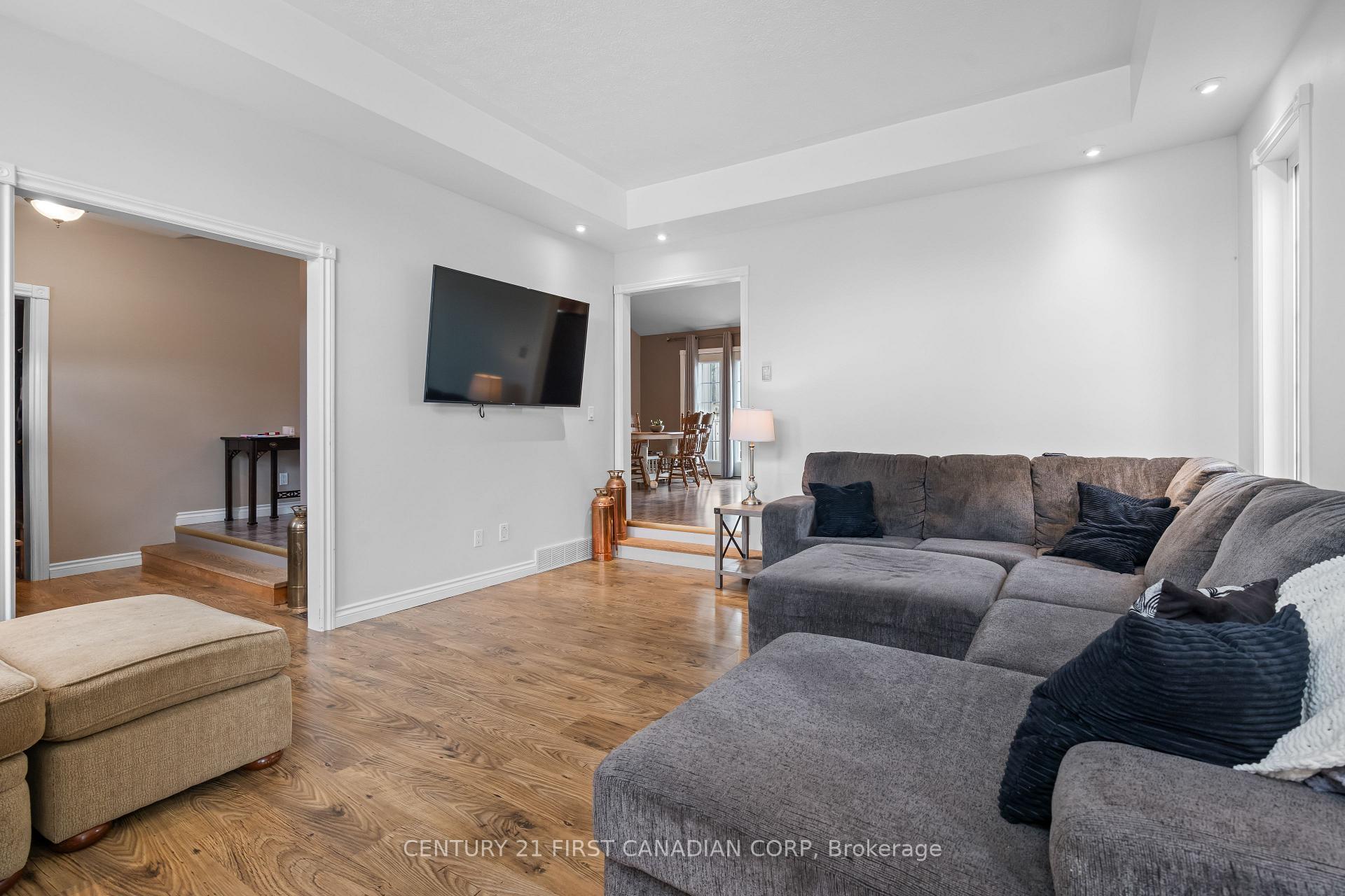 Photo 24 of 66 Lorne Avenue, Bluewater, Hensall — HOMEH