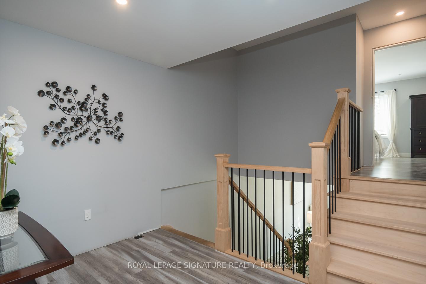 Photo 13 of 815 Cedarbrae Avenue, Milton, Dorset Park — HOMEH