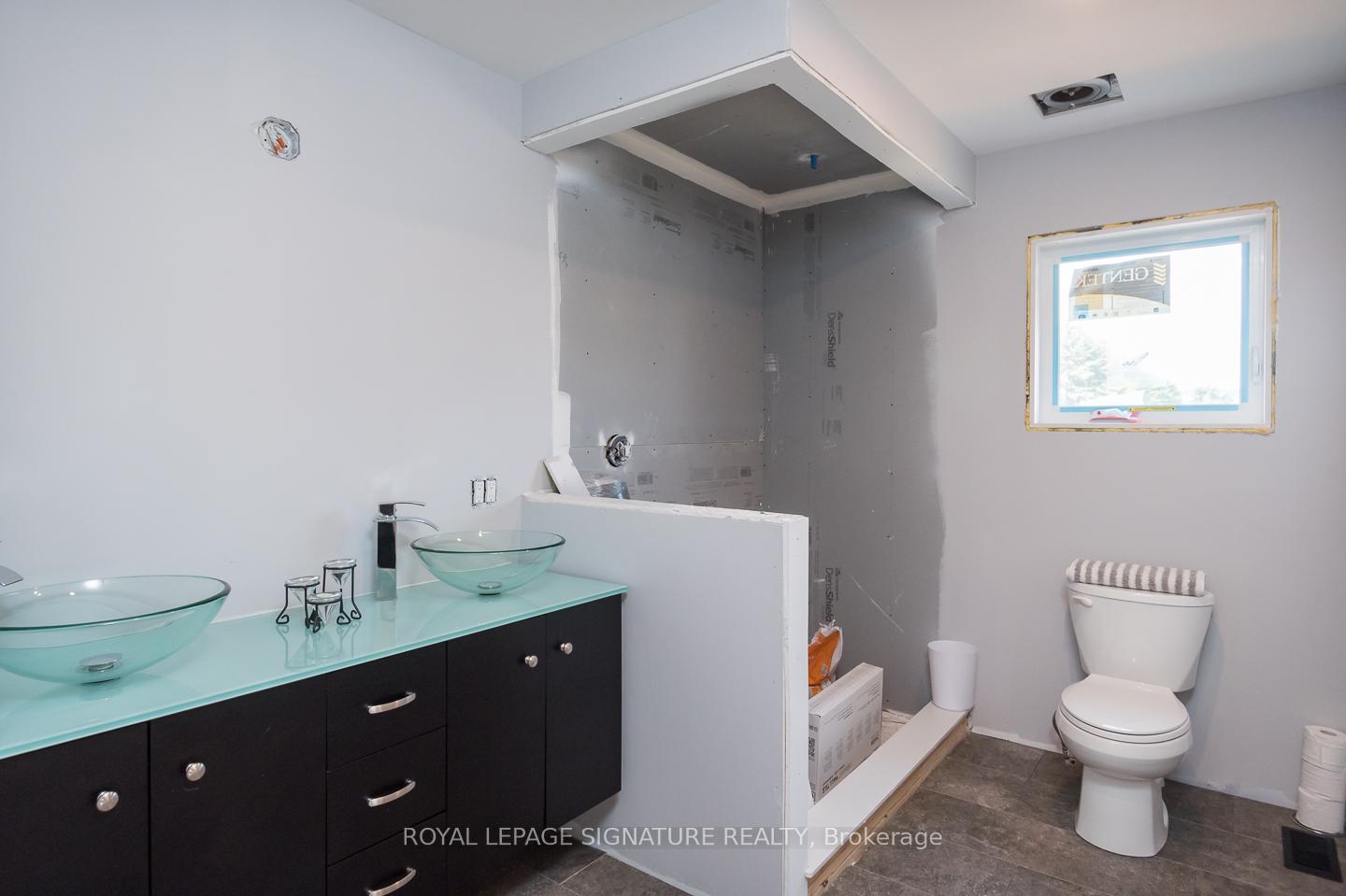Photo 16 of 815 Cedarbrae Avenue, Milton, Dorset Park — HOMEH