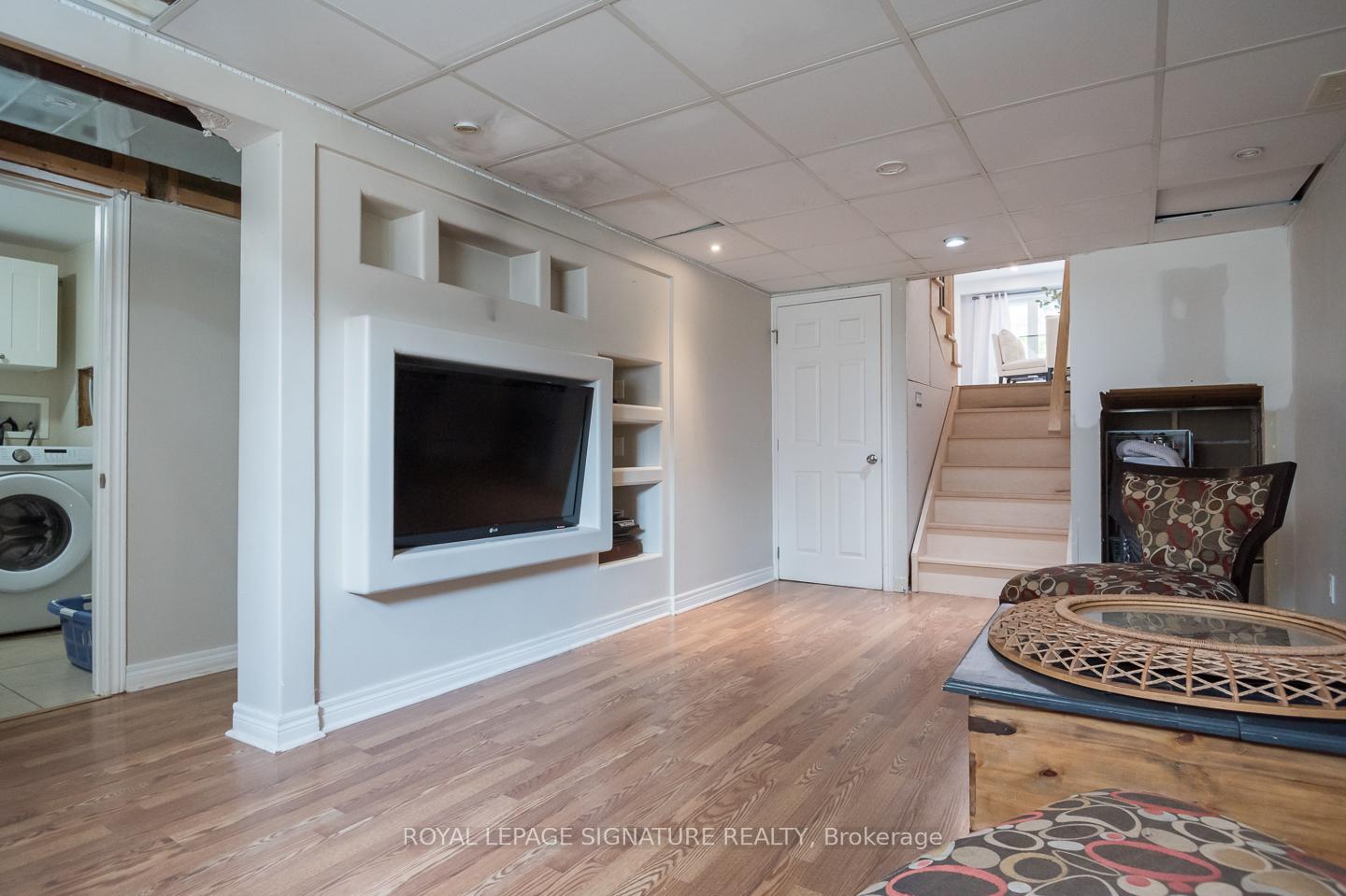 Photo 21 of 815 Cedarbrae Avenue, Milton, Dorset Park — HOMEH