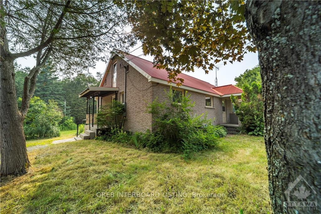 Front of 1636 Stagecoach Road