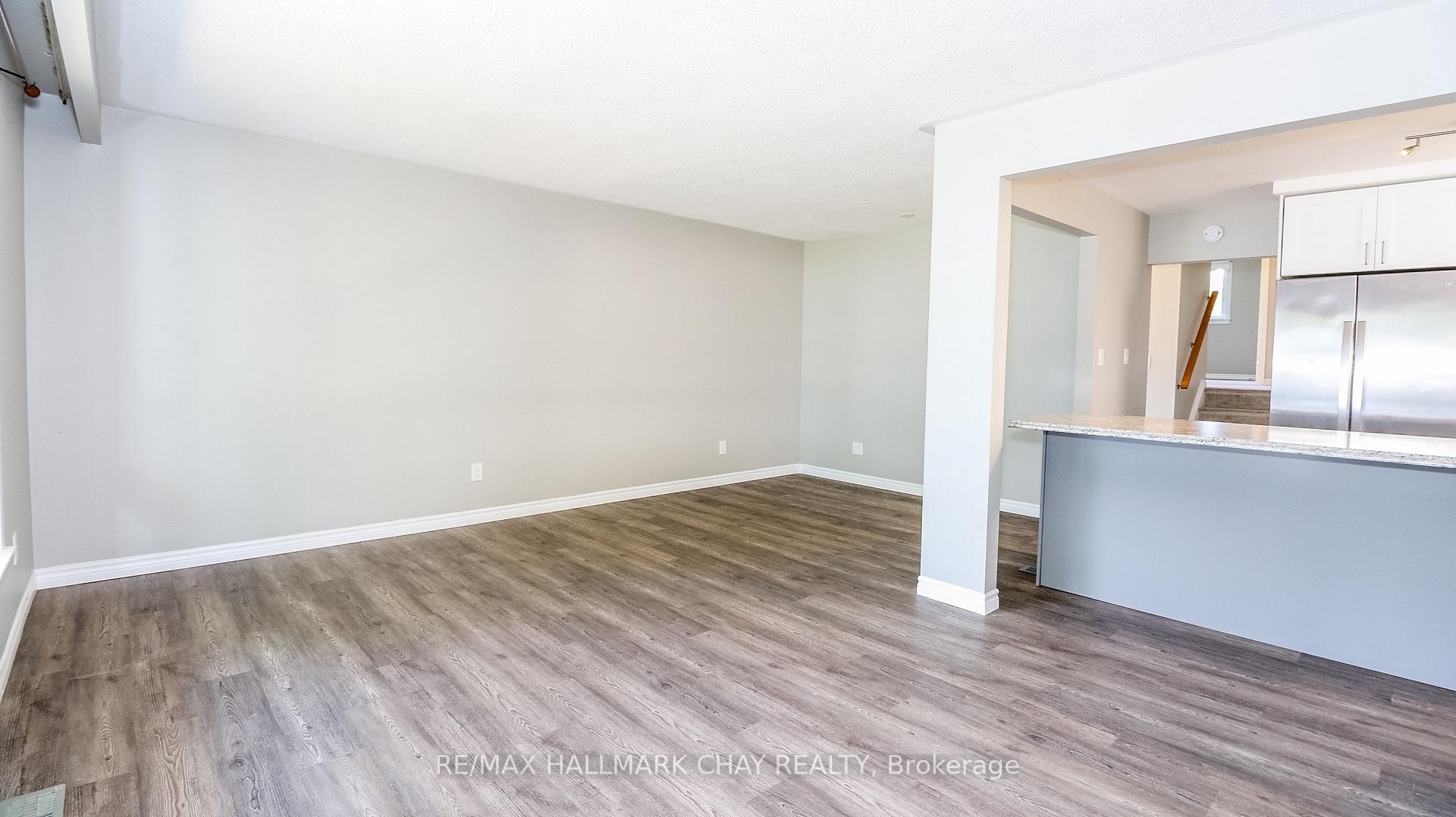 Photo 3 of 71 Briar Road, Barrie, Allandale Heights — HOMEH