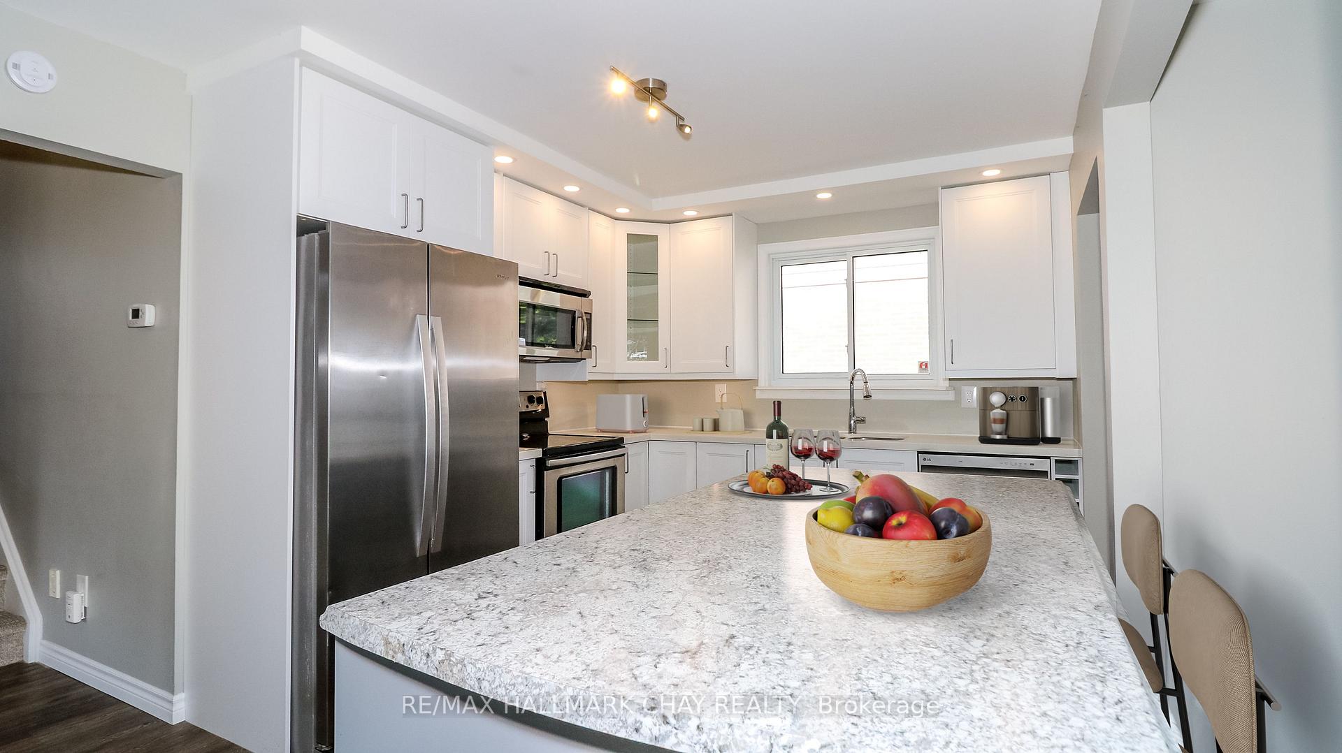 Photo 12 of 71 Briar Road, Barrie, Allandale Heights — HOMEH