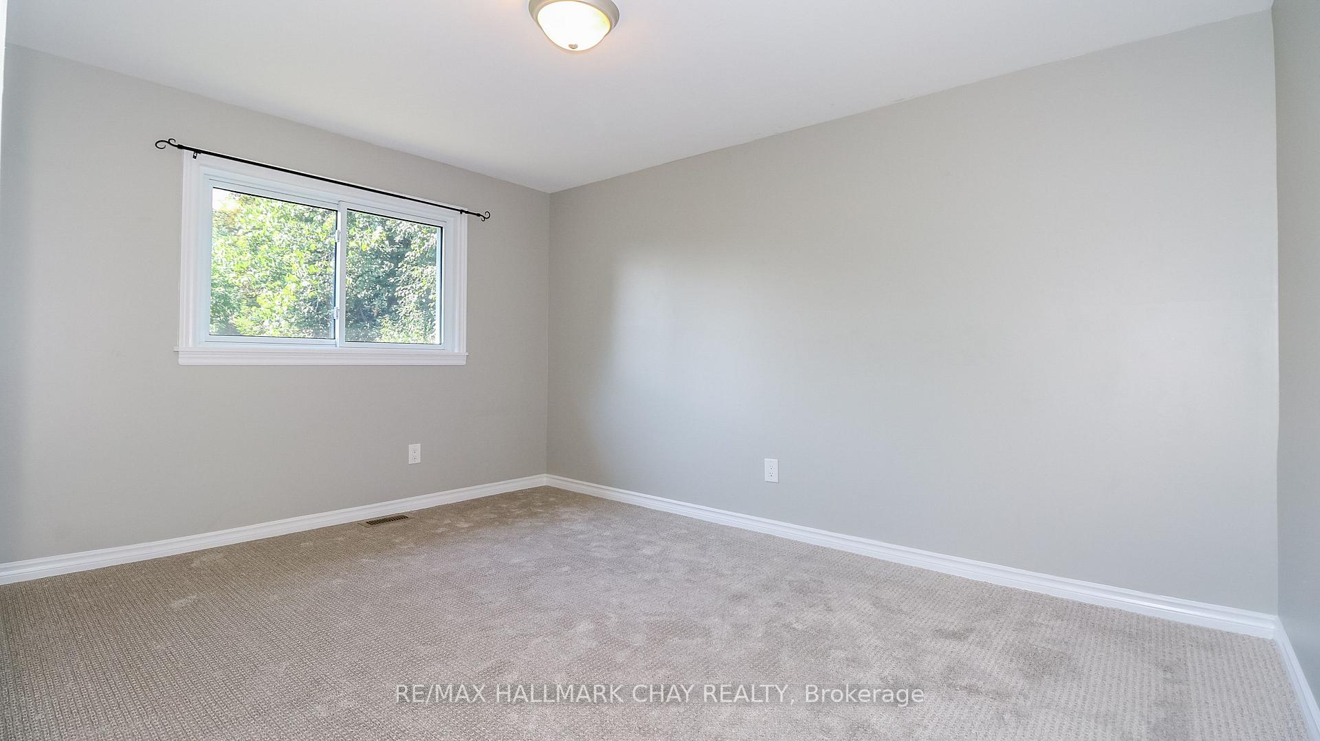 Photo 10 of 71 Briar Road, Barrie, Allandale Heights — HOMEH