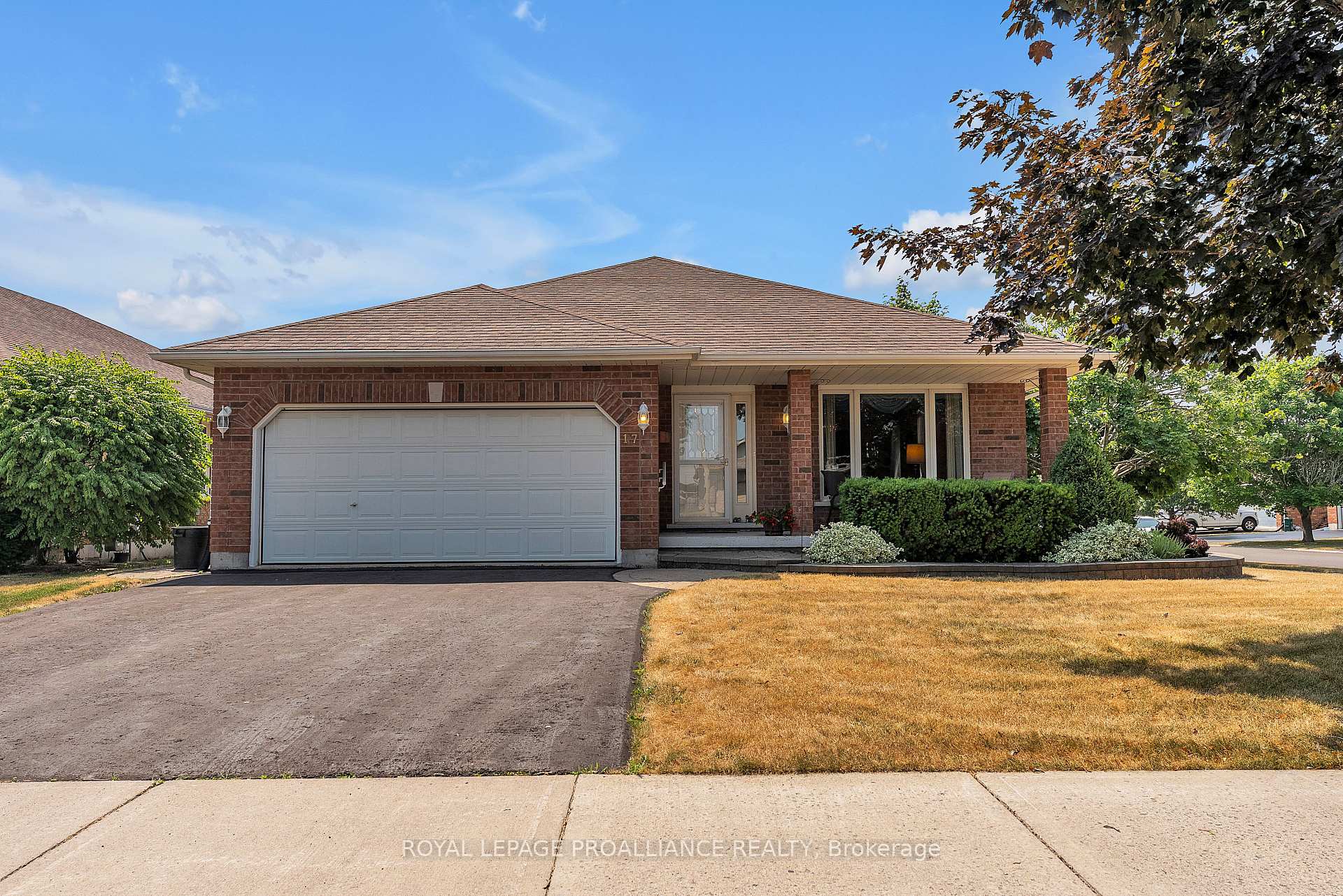 Photo 1 of 17 Hemlock Crescent, Belleville, Belleville Ward — HOMEH