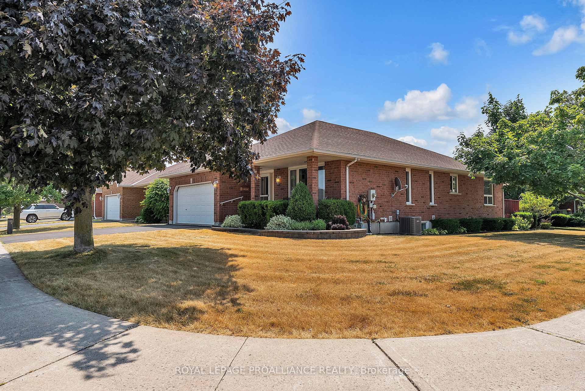 Photo 4 of 17 Hemlock Crescent, Belleville, Belleville Ward — HOMEH