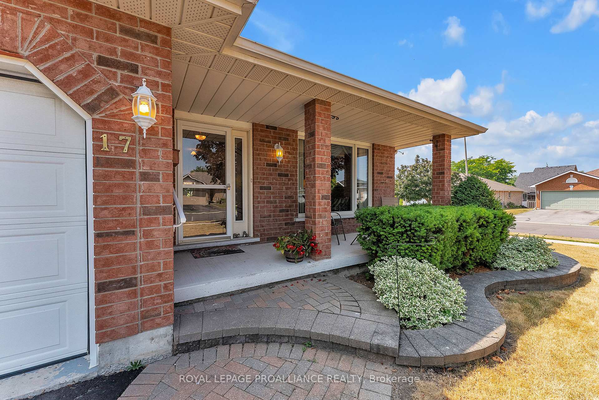 Photo 7 of 17 Hemlock Crescent, Belleville, Belleville Ward — HOMEH