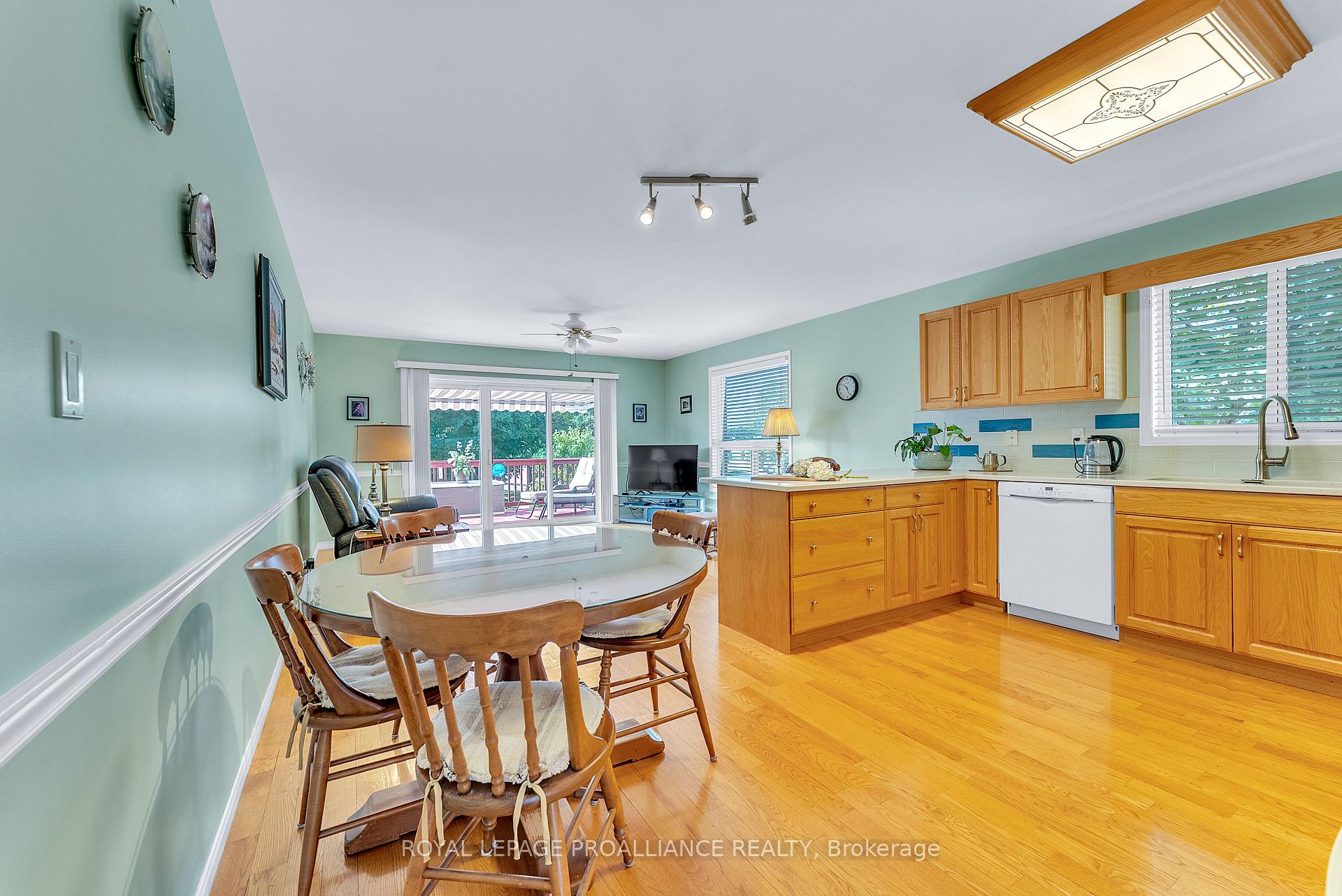 Photo 9 of 17 Hemlock Crescent, Belleville, Belleville Ward — HOMEH