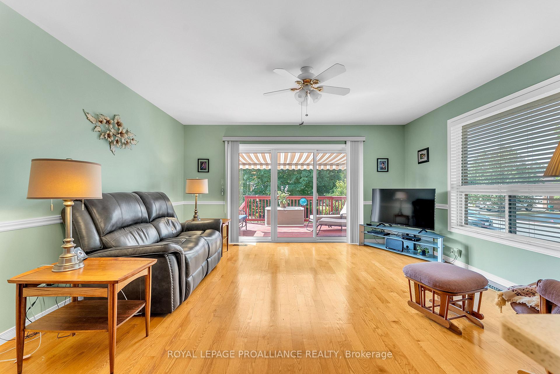Photo 22 of 17 Hemlock Crescent, Belleville, Belleville Ward — HOMEH