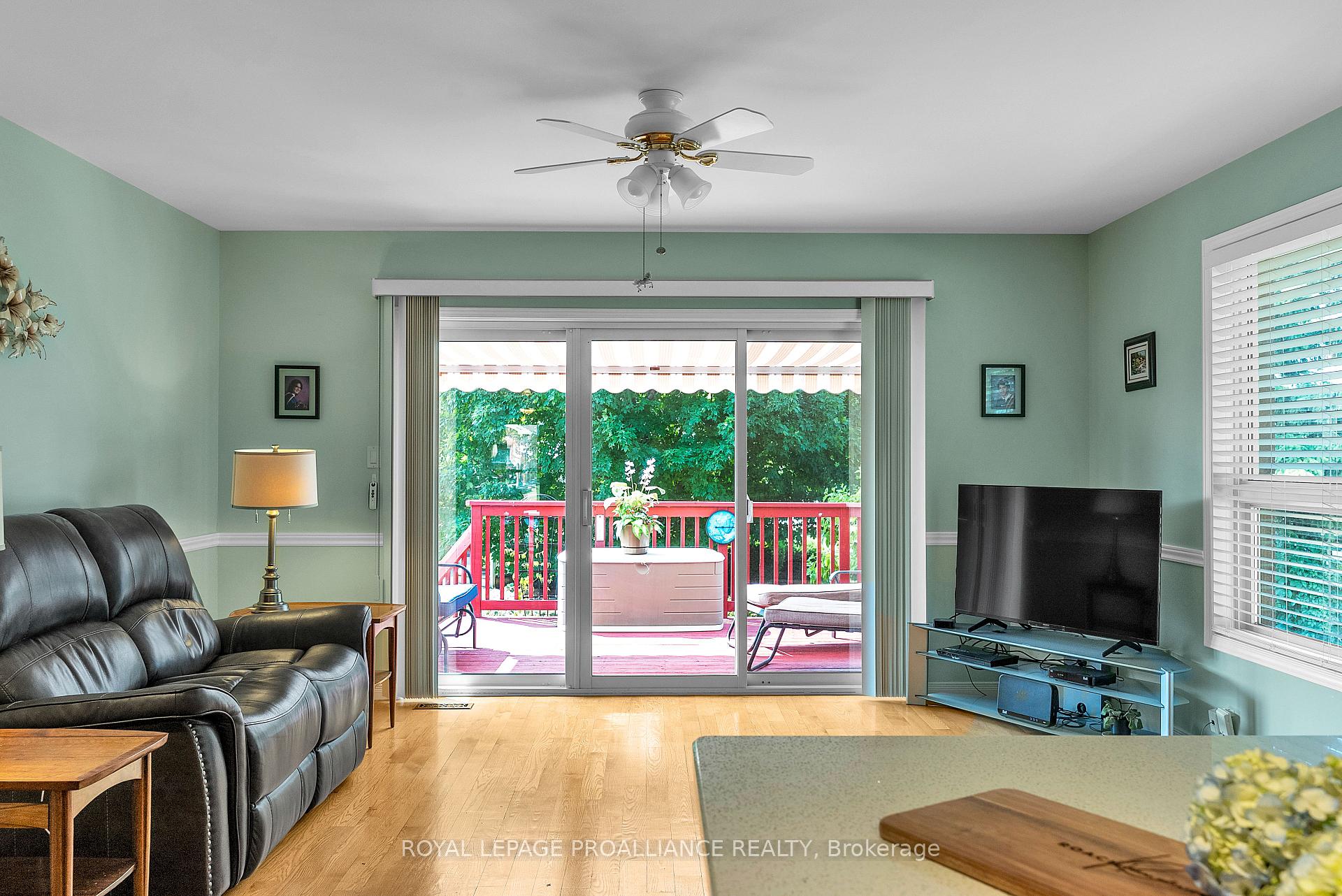 Photo 13 of 17 Hemlock Crescent, Belleville, Belleville Ward — HOMEH