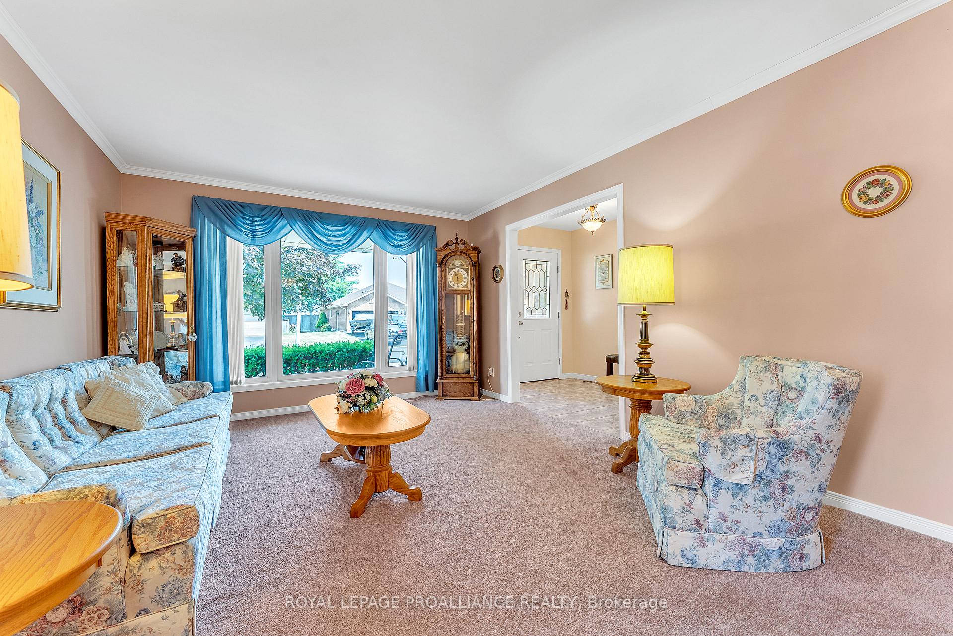 Photo 25 of 17 Hemlock Crescent, Belleville, Belleville Ward — HOMEH