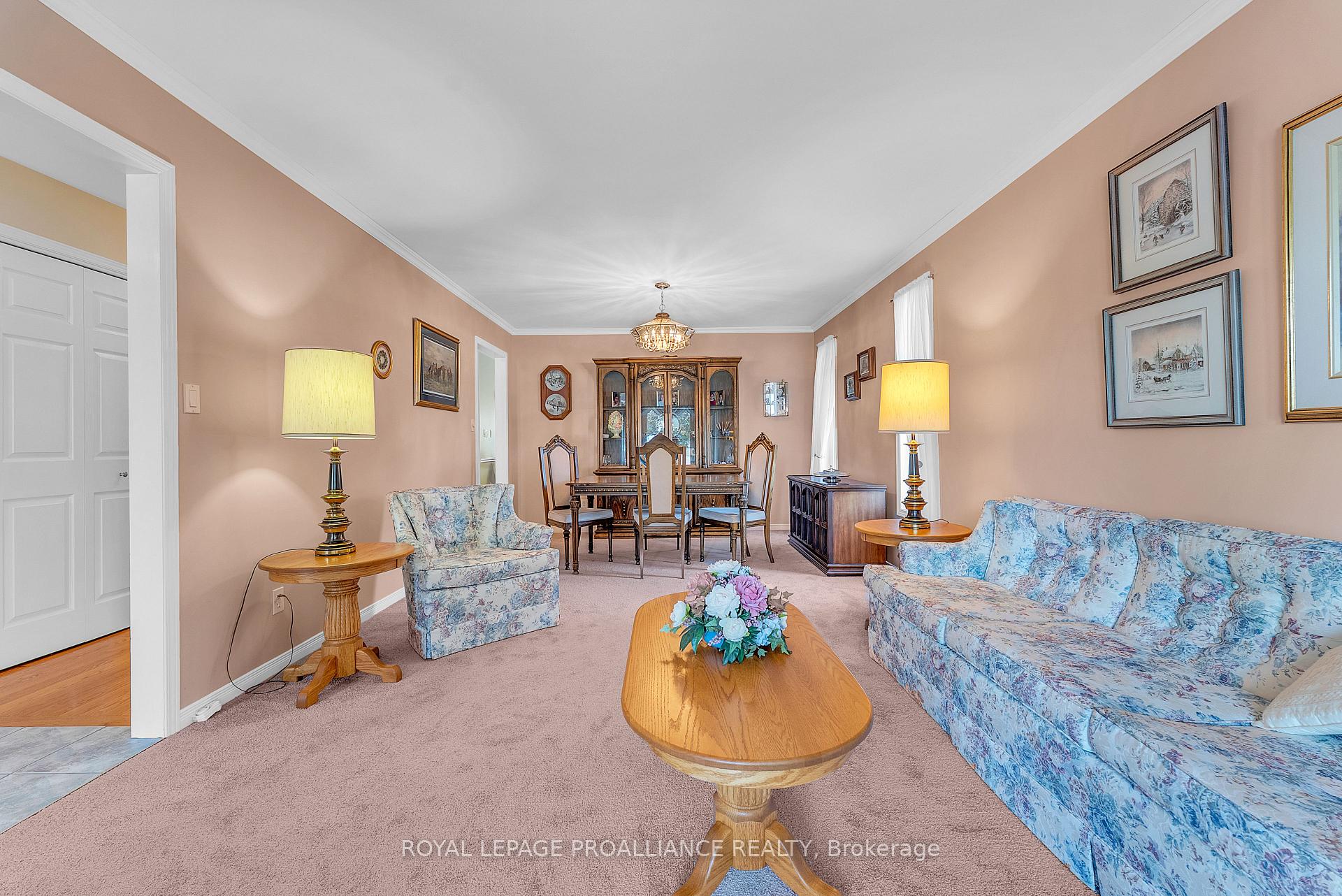 Photo 19 of 17 Hemlock Crescent, Belleville, Belleville Ward — HOMEH
