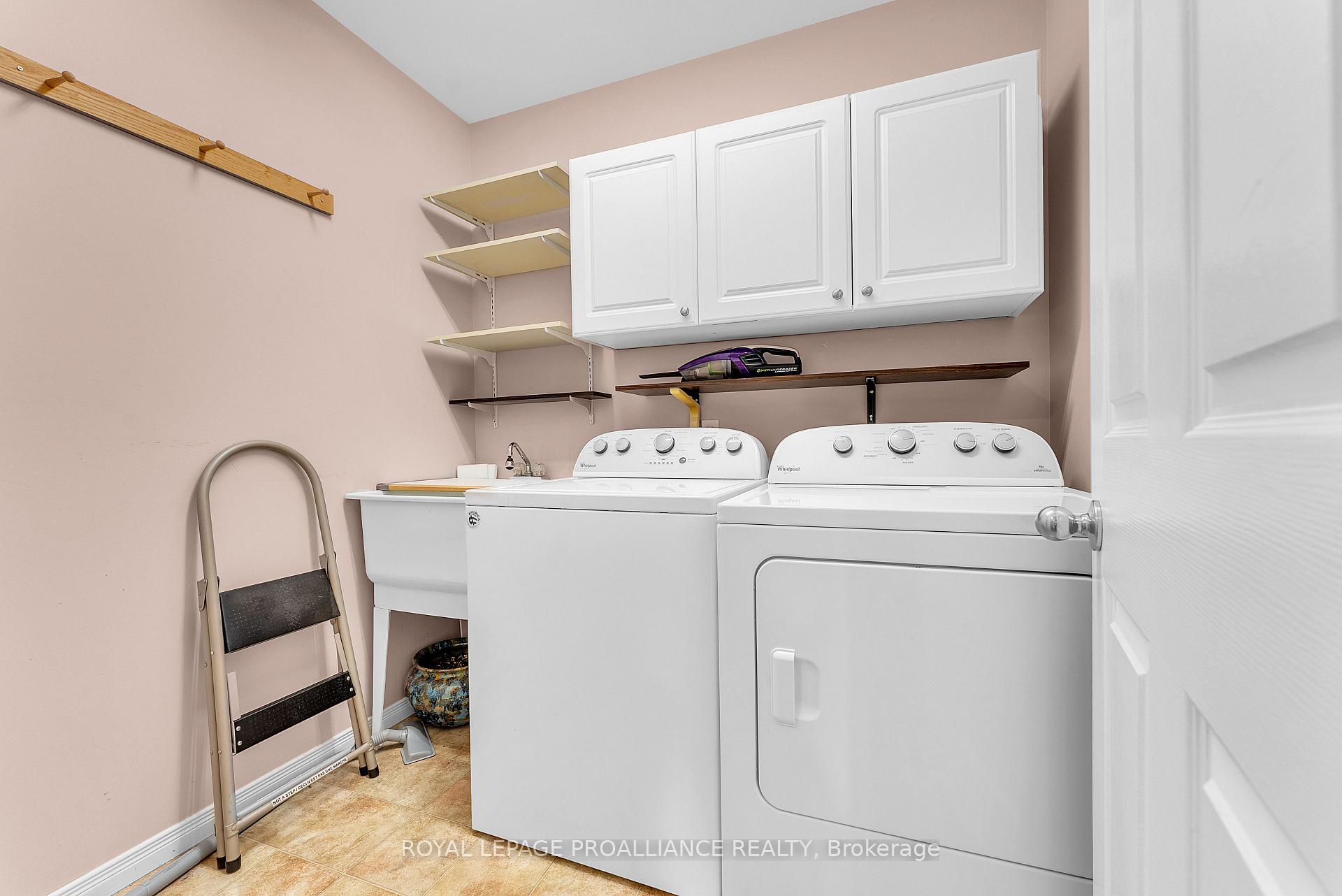 Photo 21 of 17 Hemlock Crescent, Belleville, Belleville Ward — HOMEH