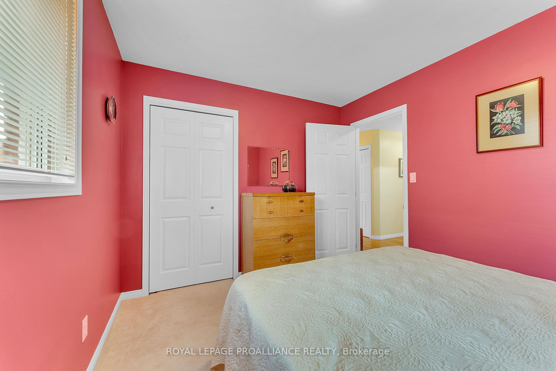 Photo 24 of 17 Hemlock Crescent, Belleville, Belleville Ward — HOMEH