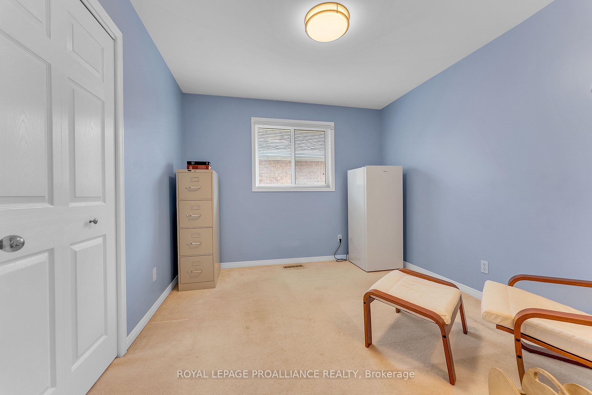 Photo 26 of 17 Hemlock Crescent, Belleville, Belleville Ward — HOMEH