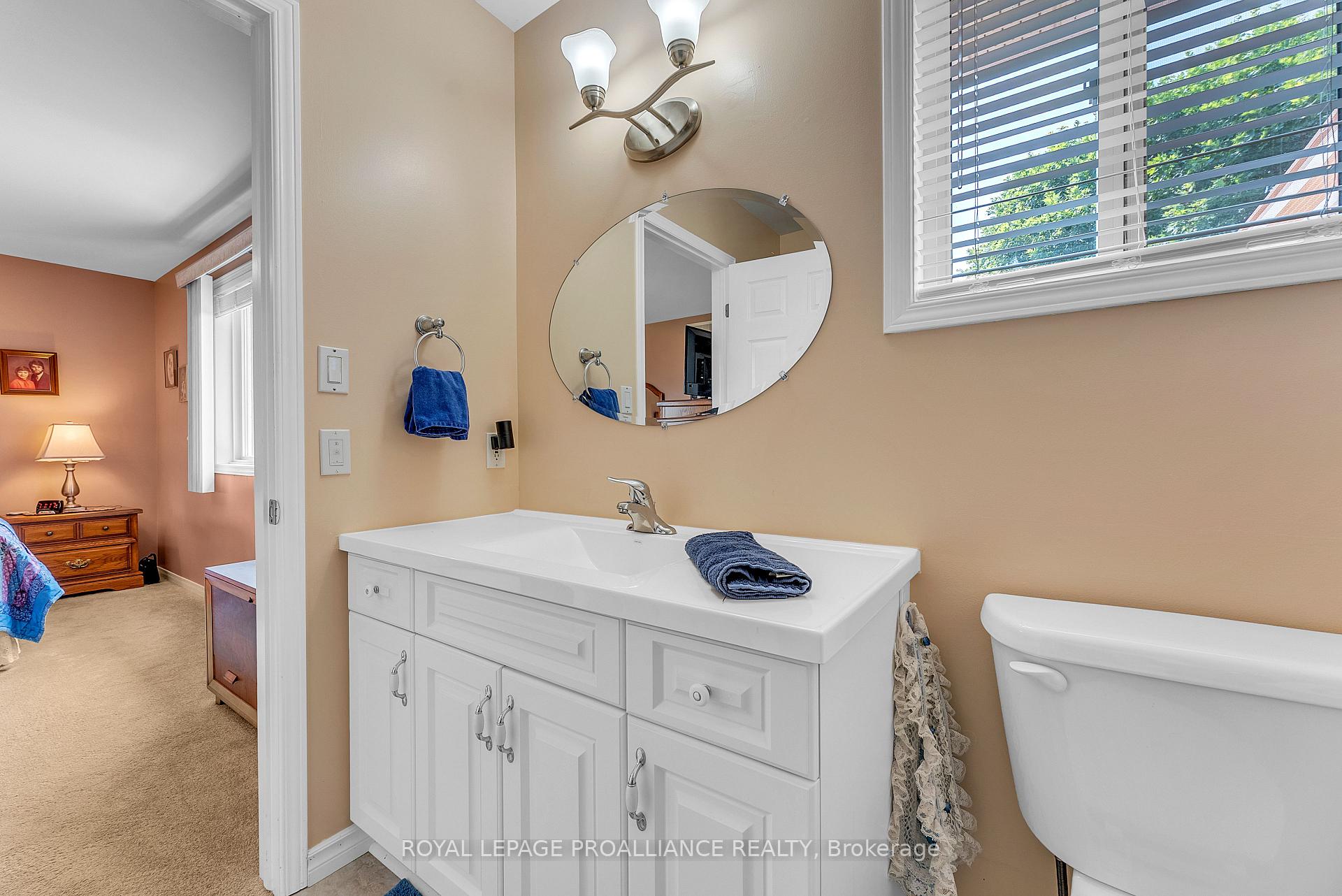 Photo 31 of 17 Hemlock Crescent, Belleville, Belleville Ward — HOMEH