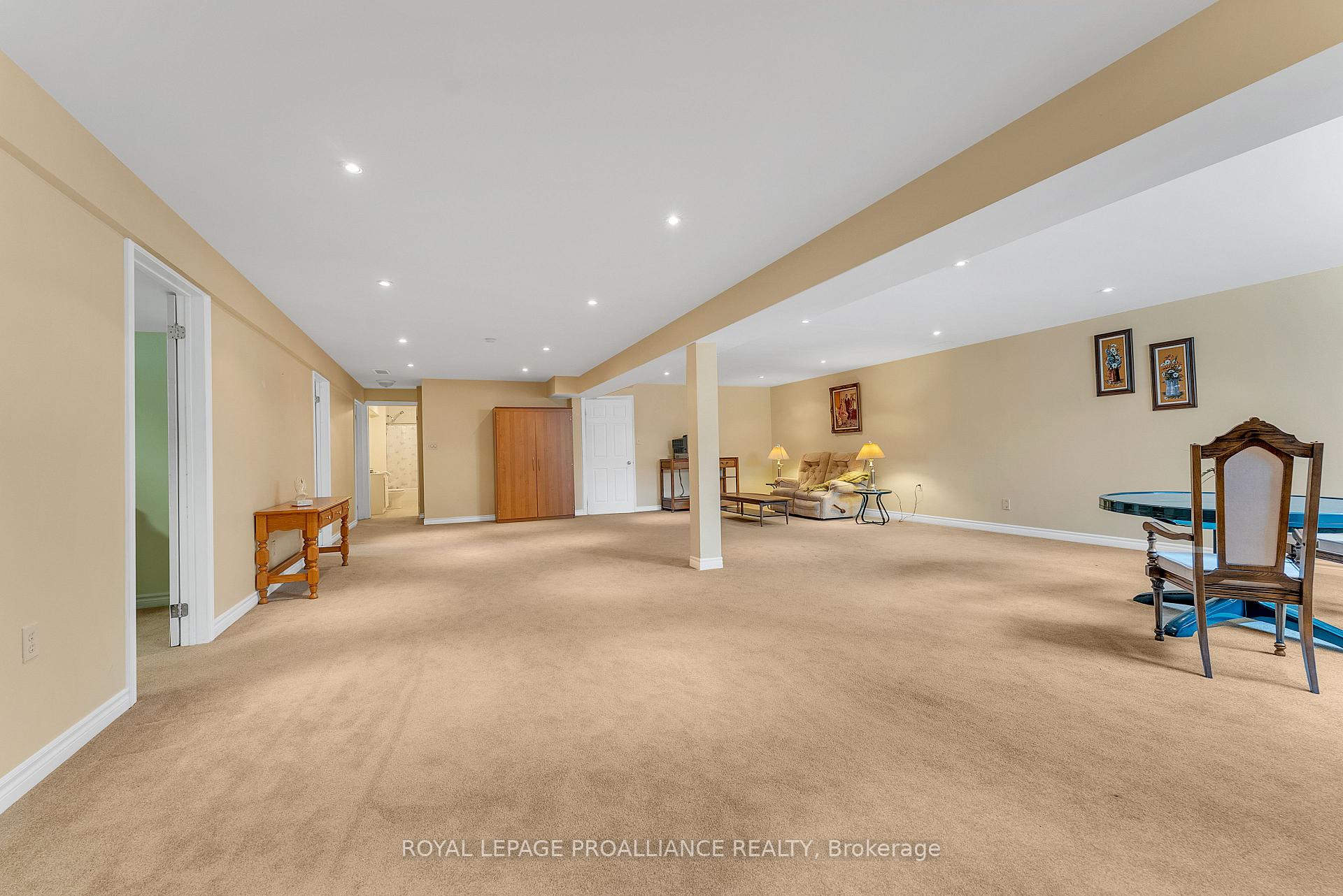 Photo 34 of 17 Hemlock Crescent, Belleville, Belleville Ward — HOMEH