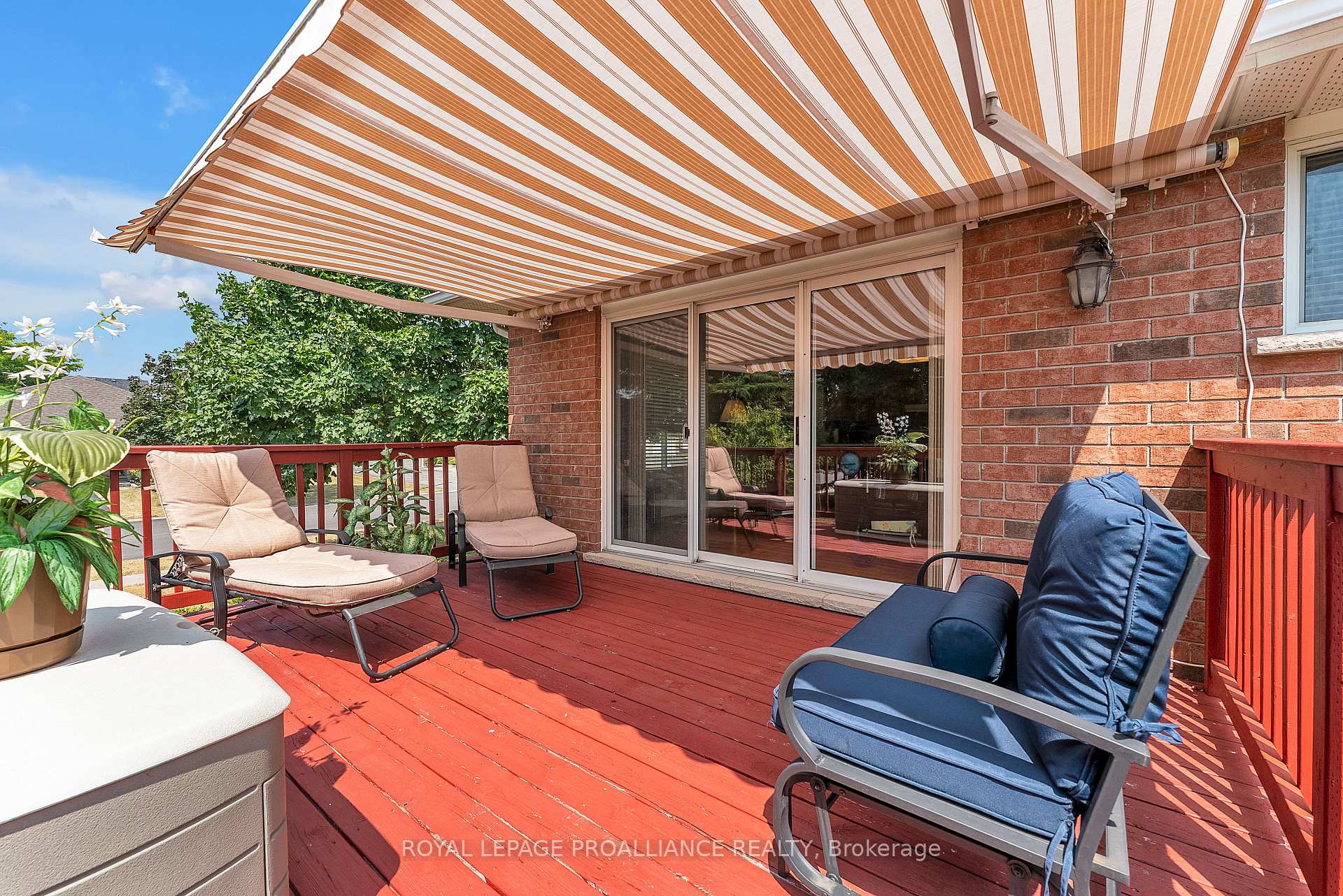 Photo 43 of 17 Hemlock Crescent, Belleville, Belleville Ward — HOMEH