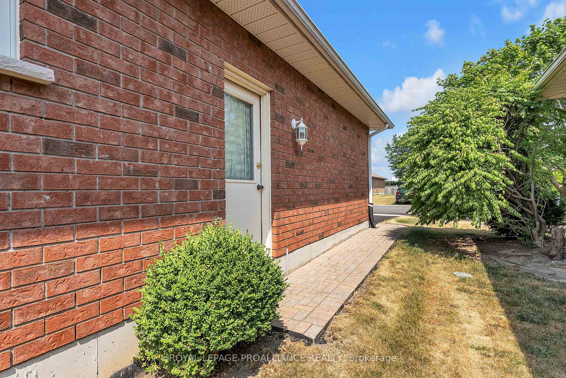 Photo 49 of 17 Hemlock Crescent, Belleville, Belleville Ward — HOMEH