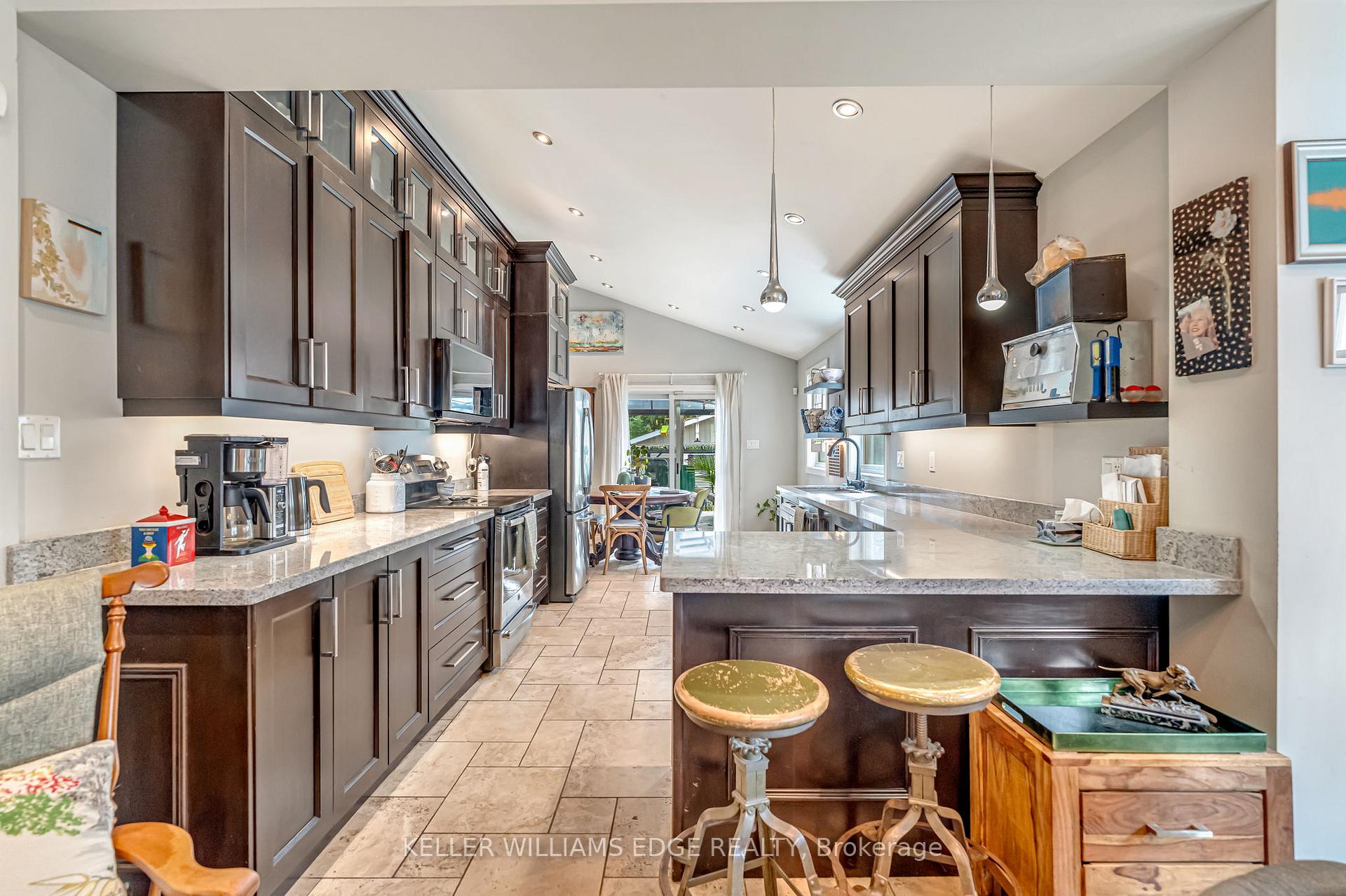 Photo 11 of 108 Emerald Street N, Hamilton, Landsdale — HOMEH