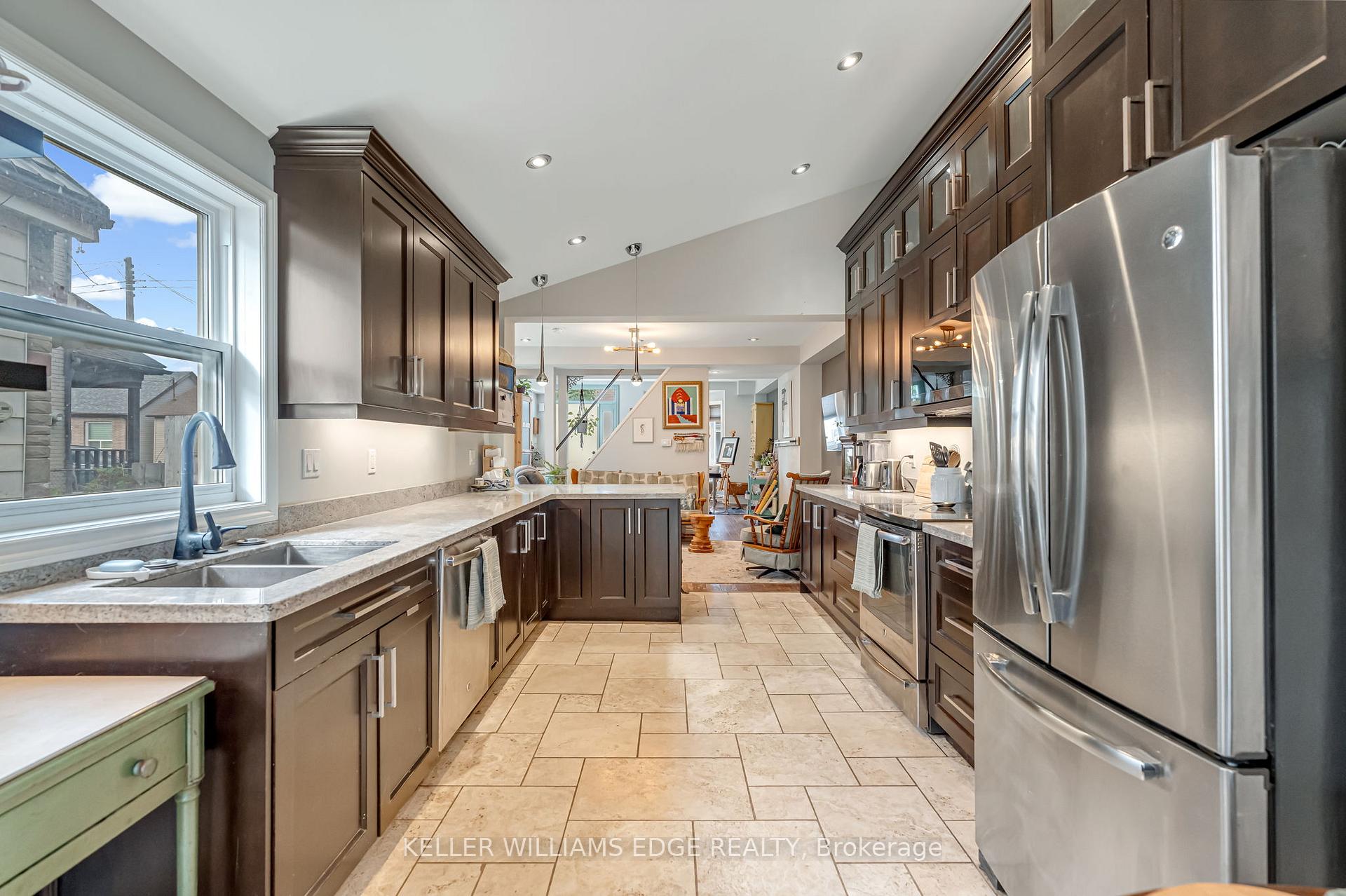 Photo 15 of 108 Emerald Street N, Hamilton, Landsdale — HOMEH