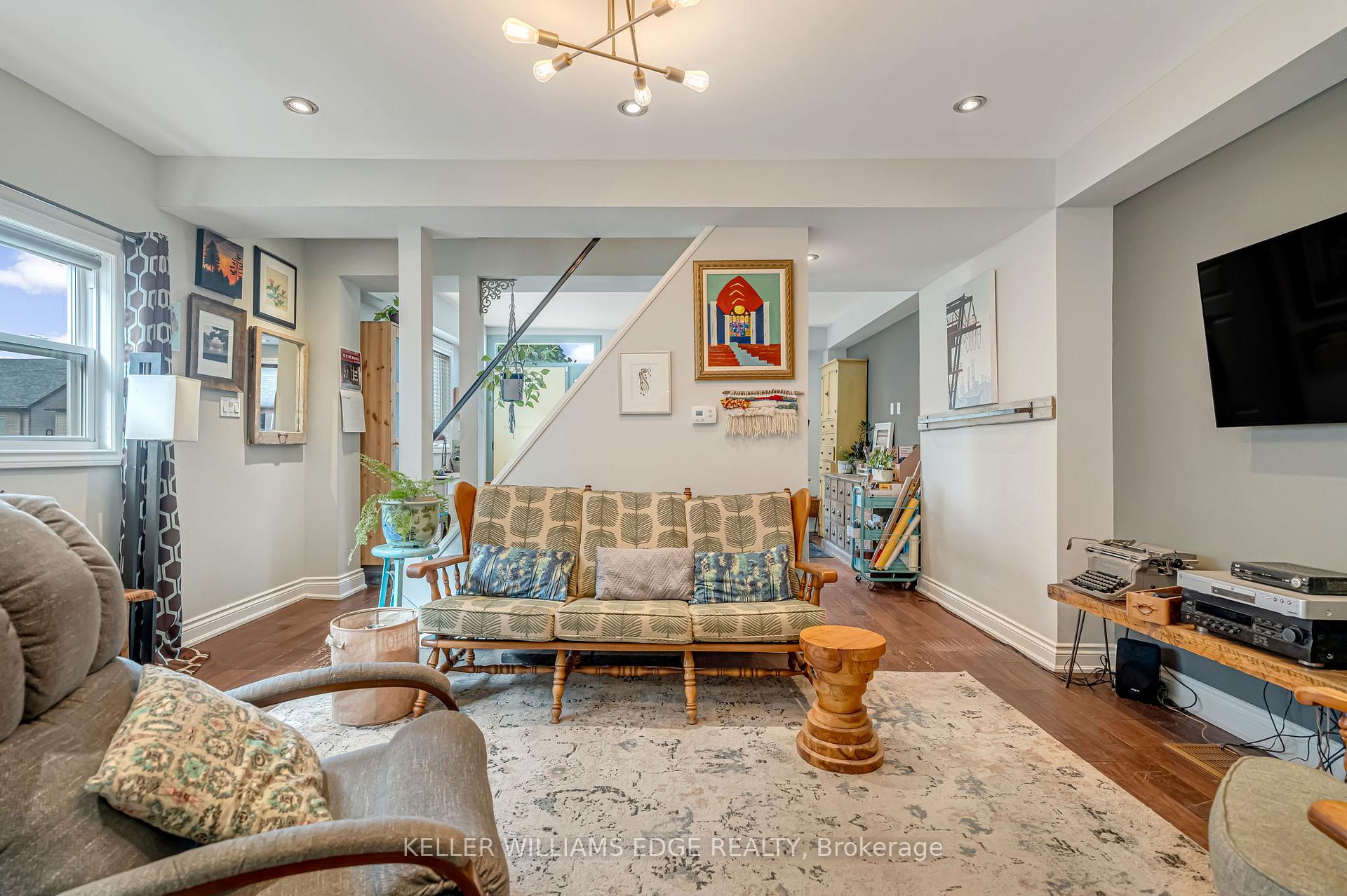 Photo 17 of 108 Emerald Street N, Hamilton, Landsdale — HOMEH