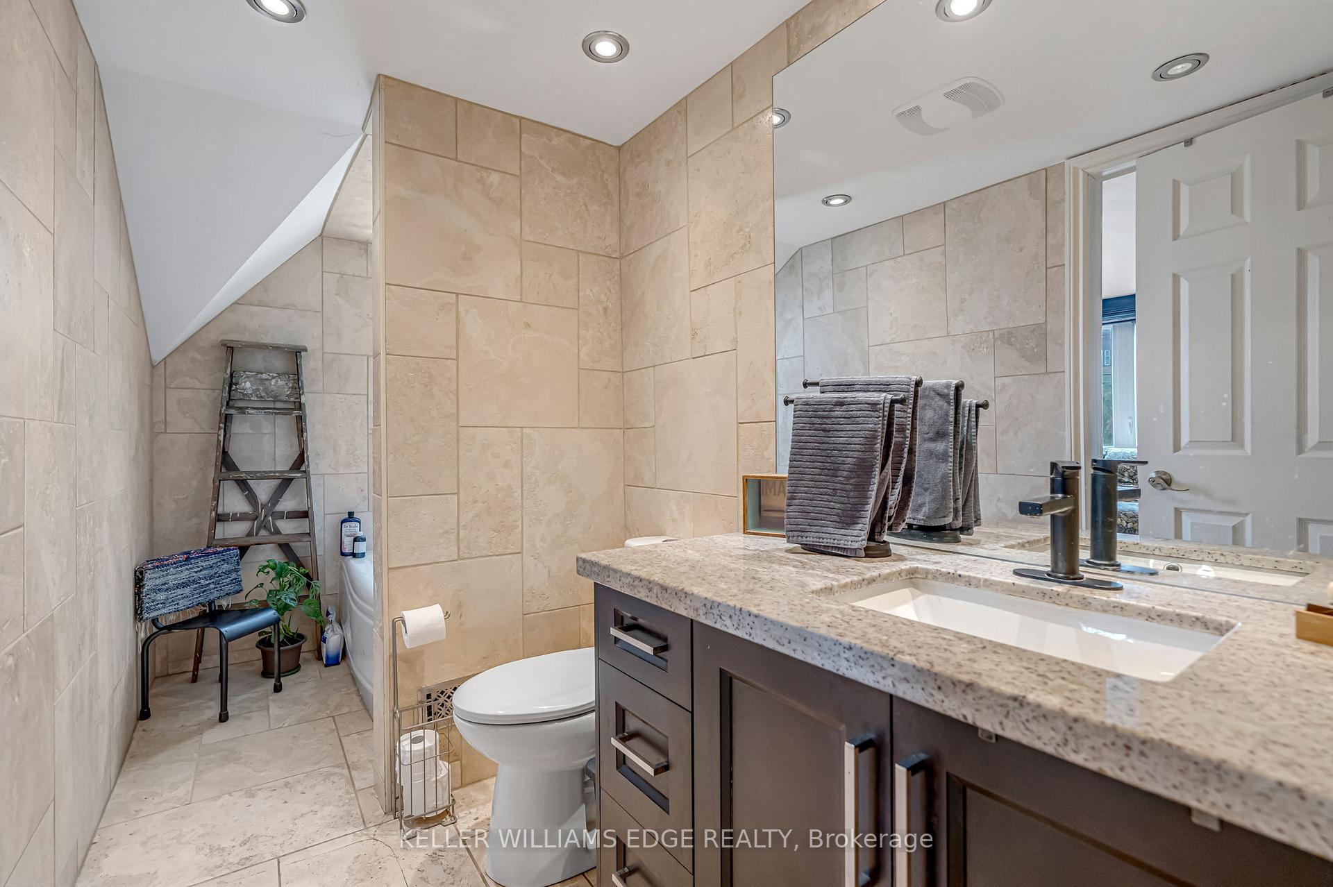 Photo 20 of 108 Emerald Street N, Hamilton, Landsdale — HOMEH