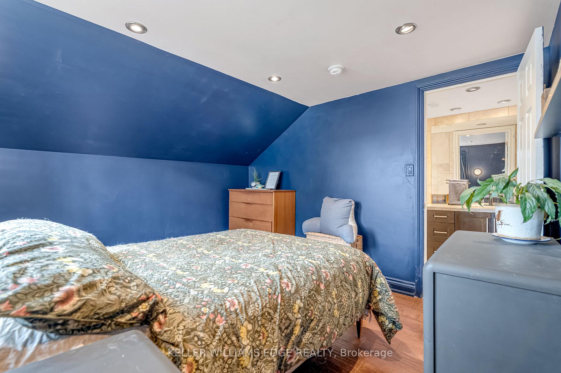 Photo 24 of 108 Emerald Street N, Hamilton, Landsdale — HOMEH