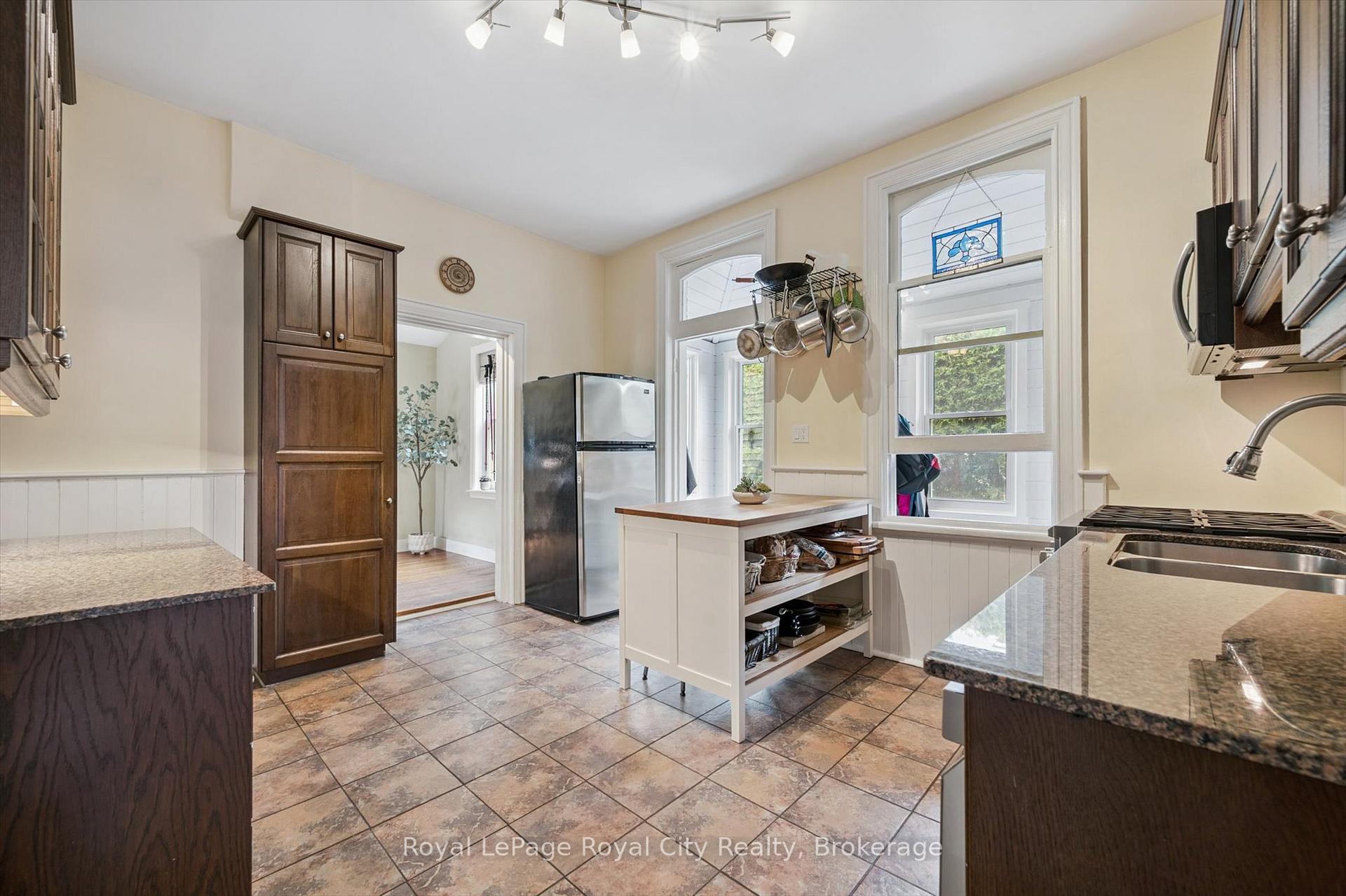 Photo 19 of 59 Kent Street, Guelph, Downtown — HOMEH